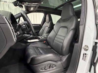 2023 Porsche Cayenne Turbo S E-Hybrid