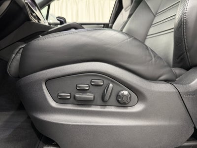 2023 Porsche Cayenne Turbo S E-Hybrid