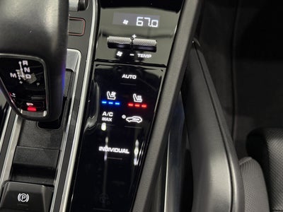 2023 Porsche Cayenne Turbo S E-Hybrid