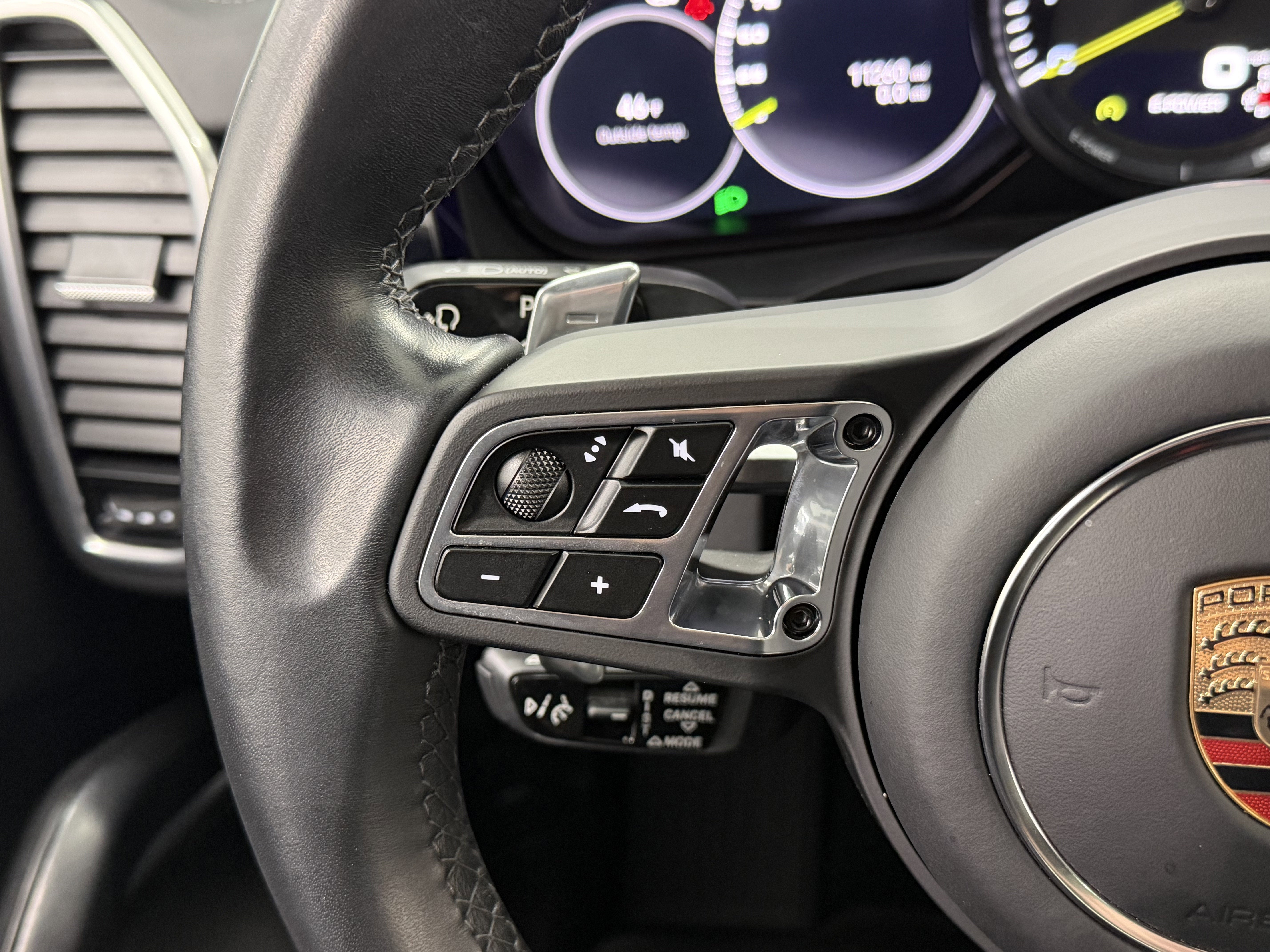 2023 Porsche Cayenne Turbo S E-Hybrid