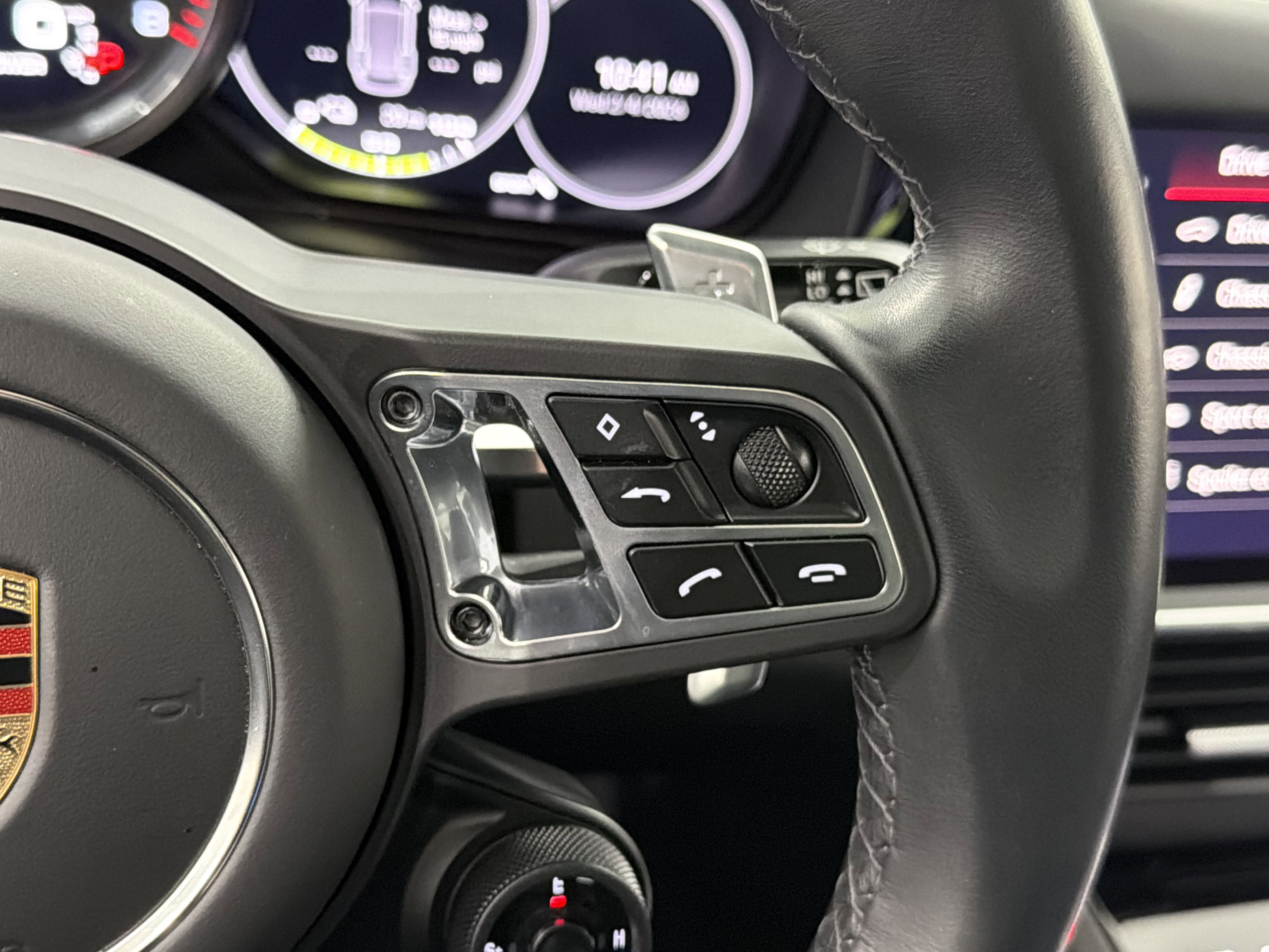 2023 Porsche Cayenne Turbo S E-Hybrid