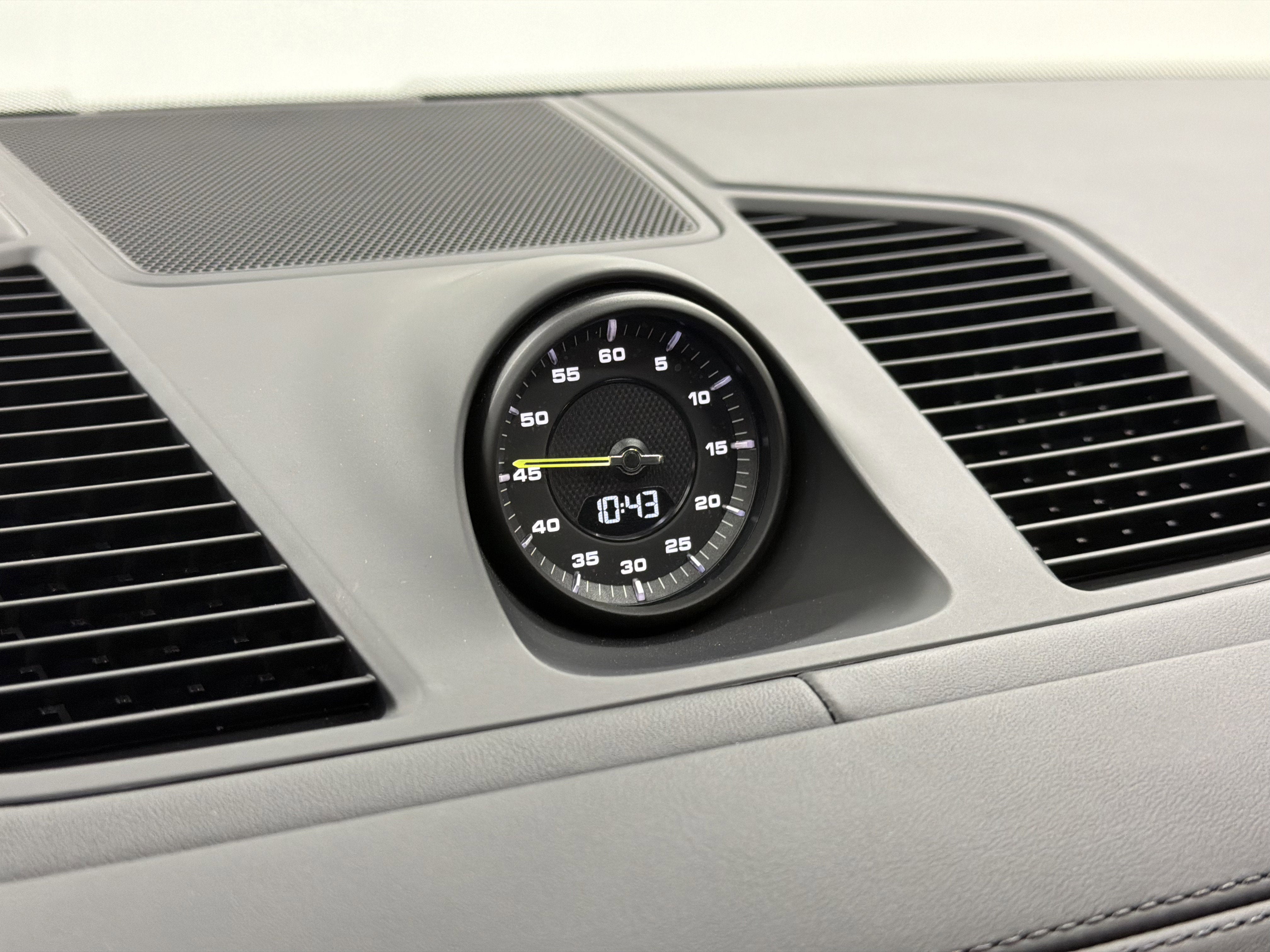 2023 Porsche Cayenne Turbo S E-Hybrid