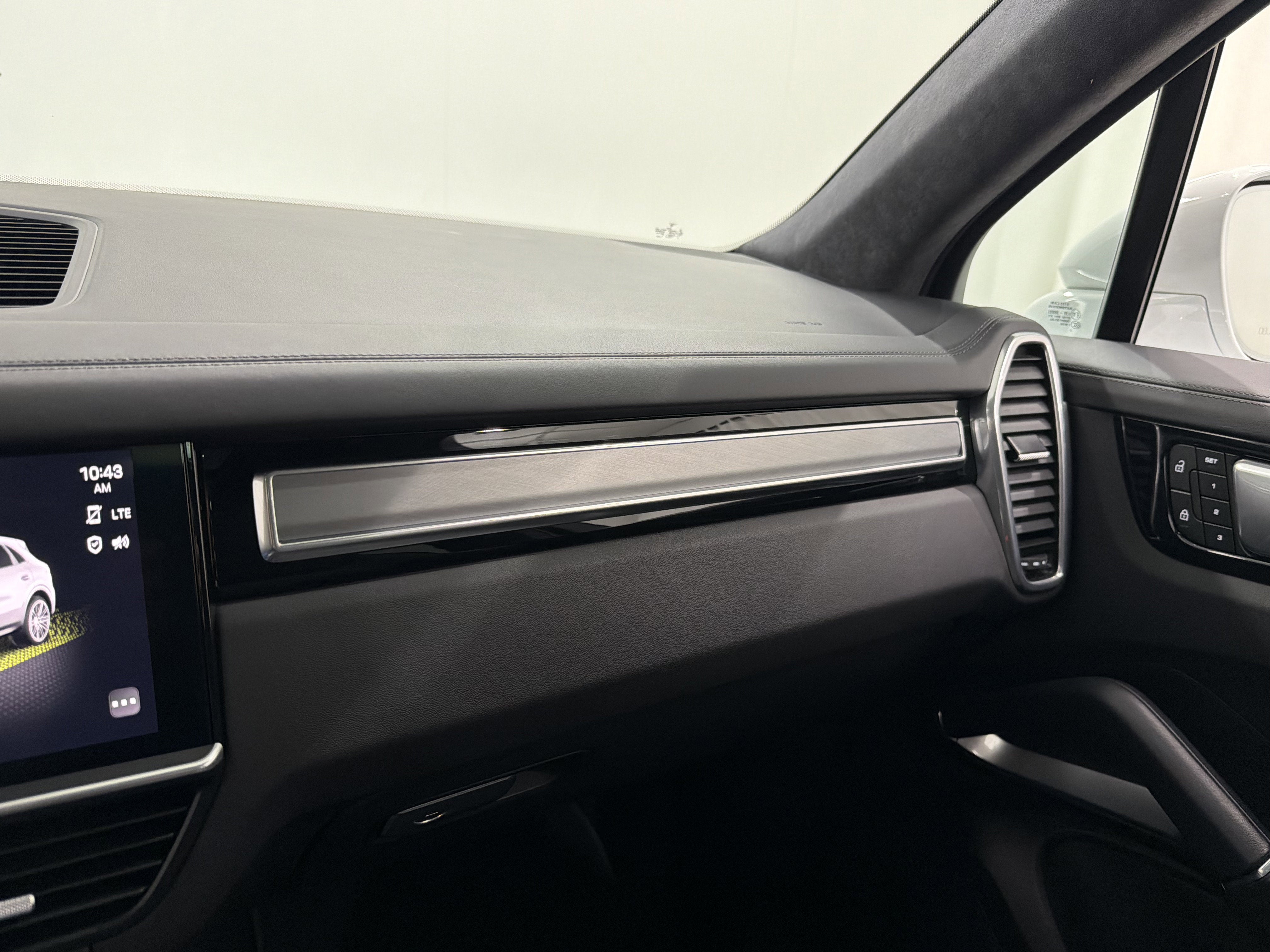 2023 Porsche Cayenne Turbo S E-Hybrid