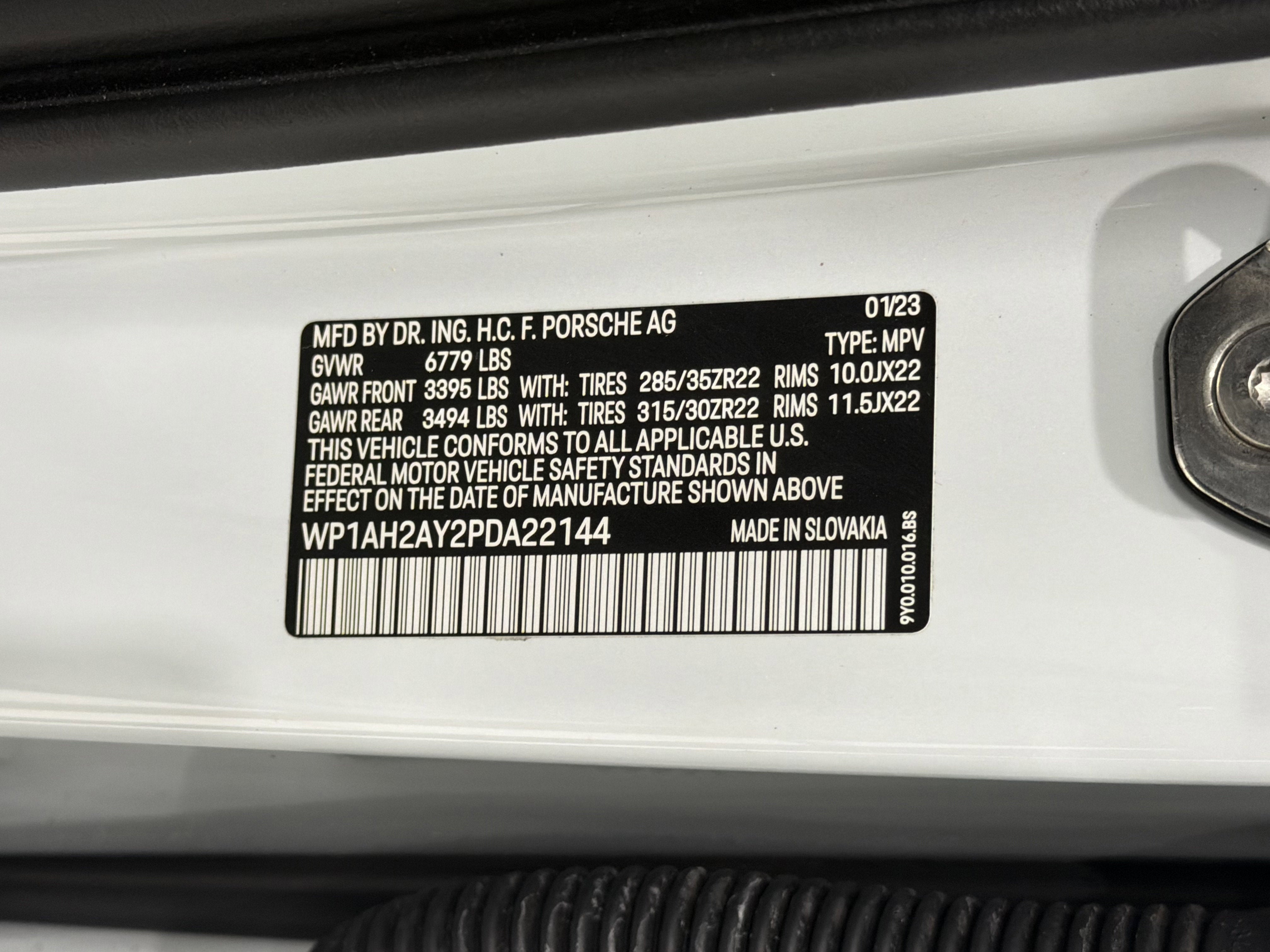 2023 Porsche Cayenne Turbo S E-Hybrid