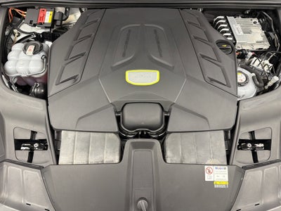 2023 Porsche Cayenne Turbo S E-Hybrid