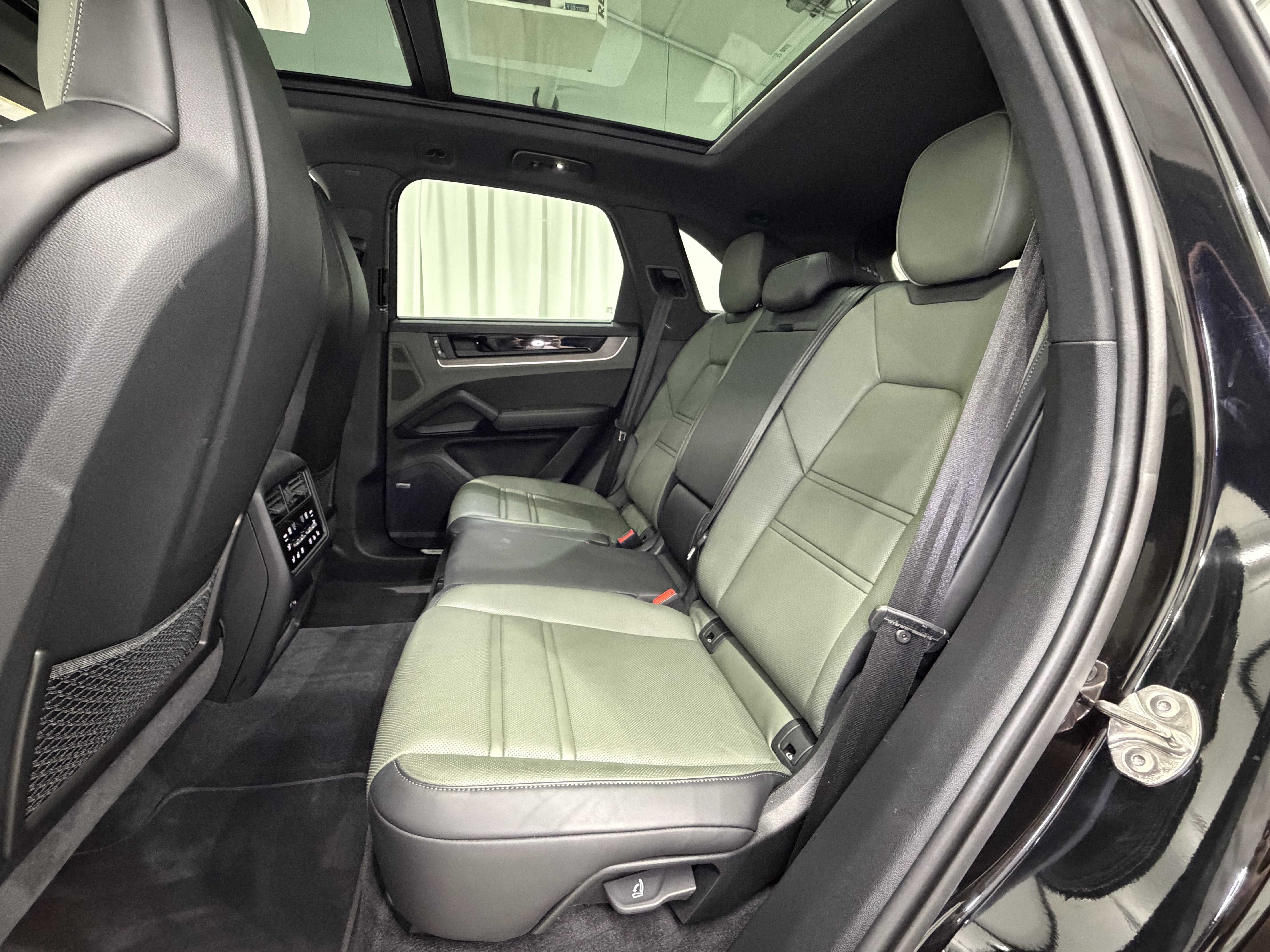 2024 Porsche Cayenne S