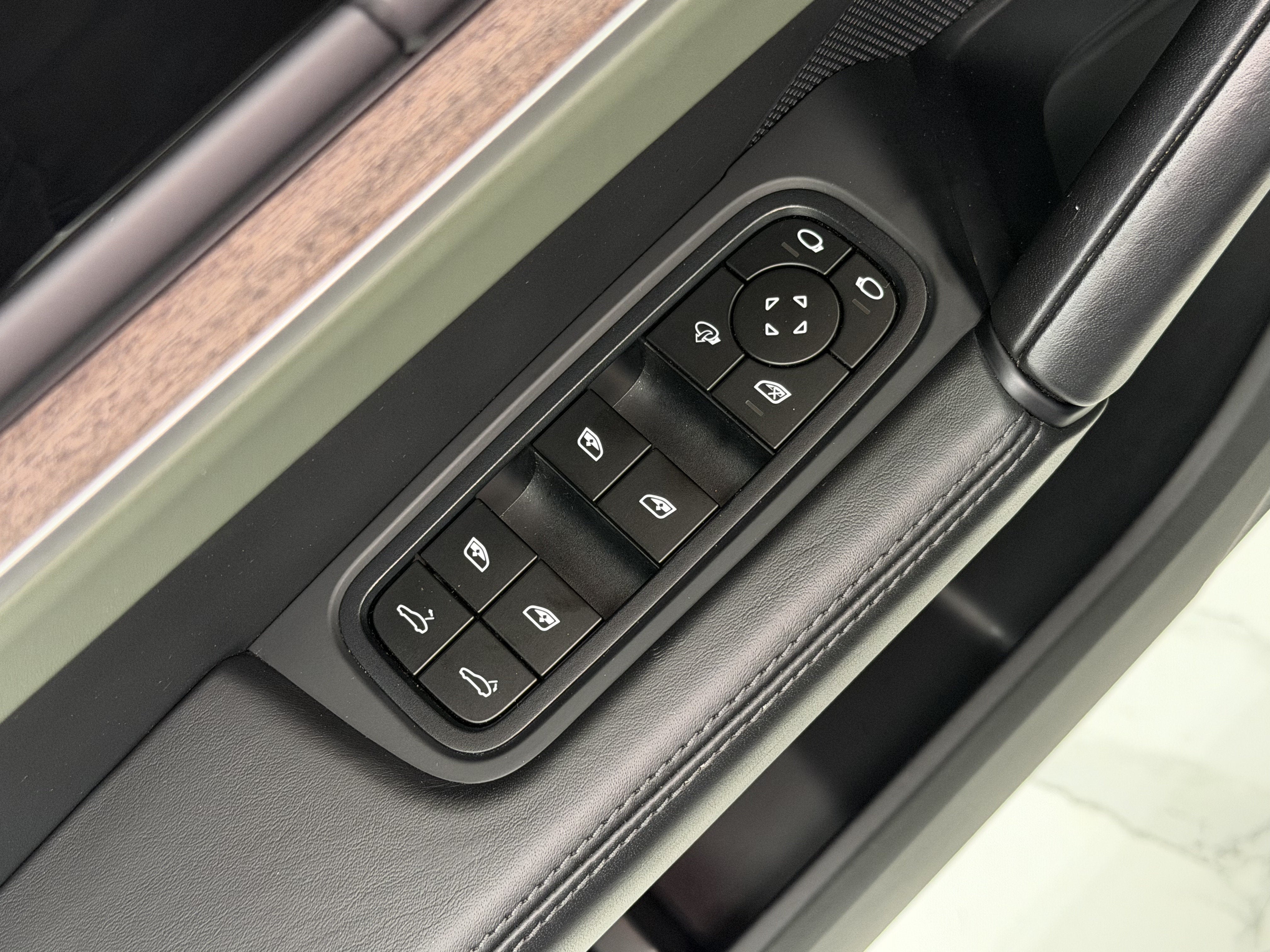 2024 Porsche Cayenne S