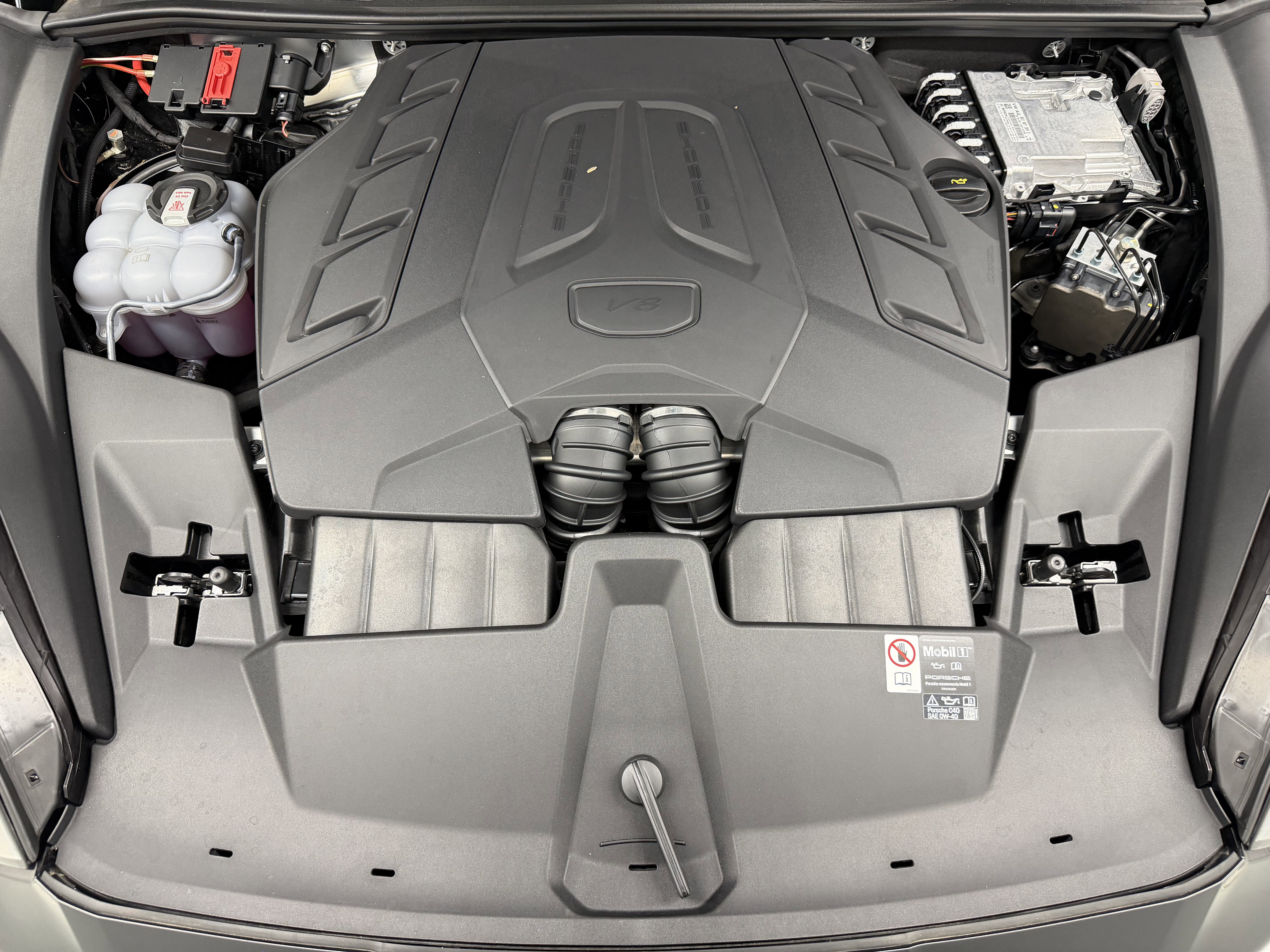 2025 Porsche Cayenne S
