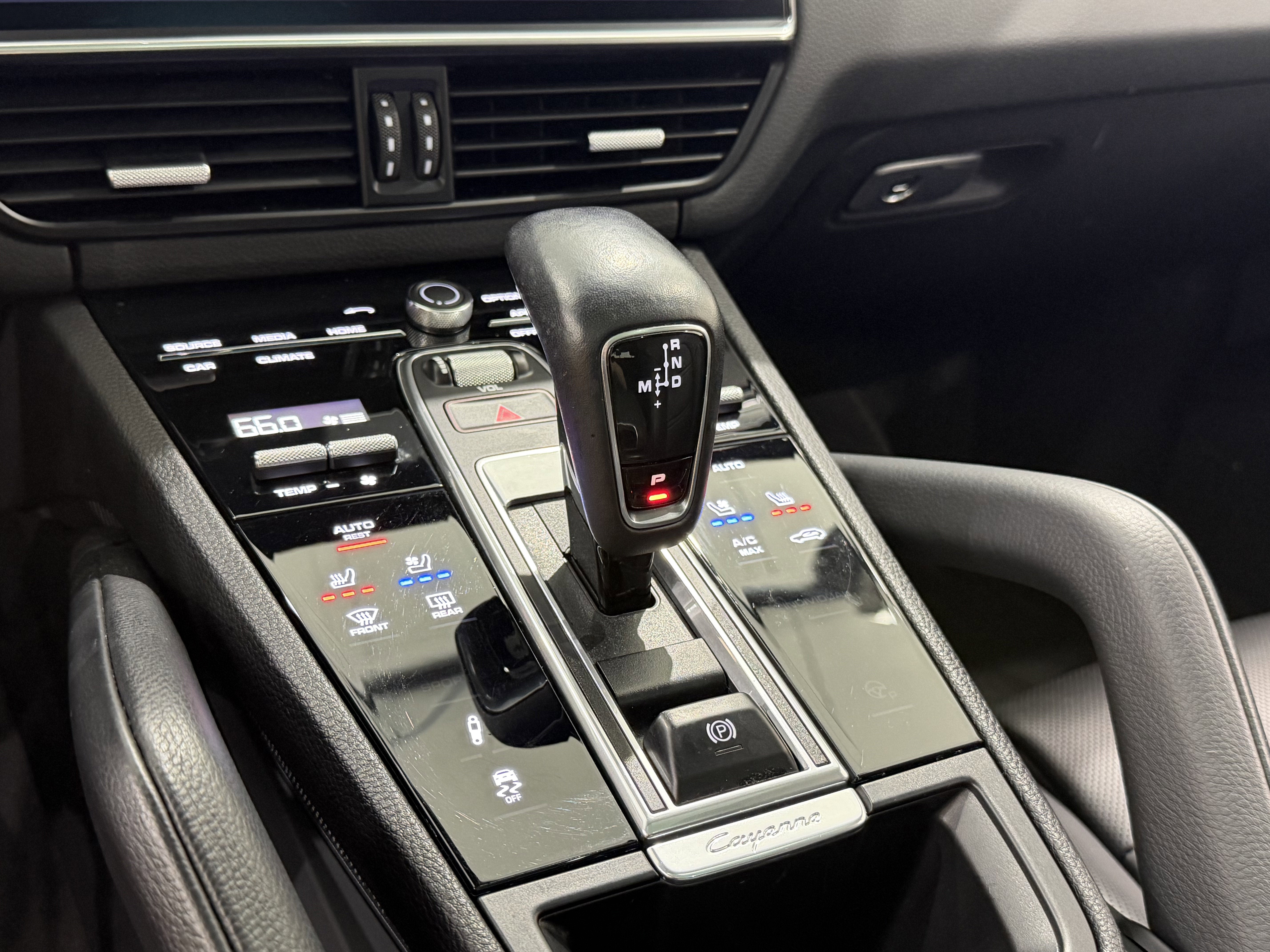 2022 Porsche Cayenne Platinum Edition