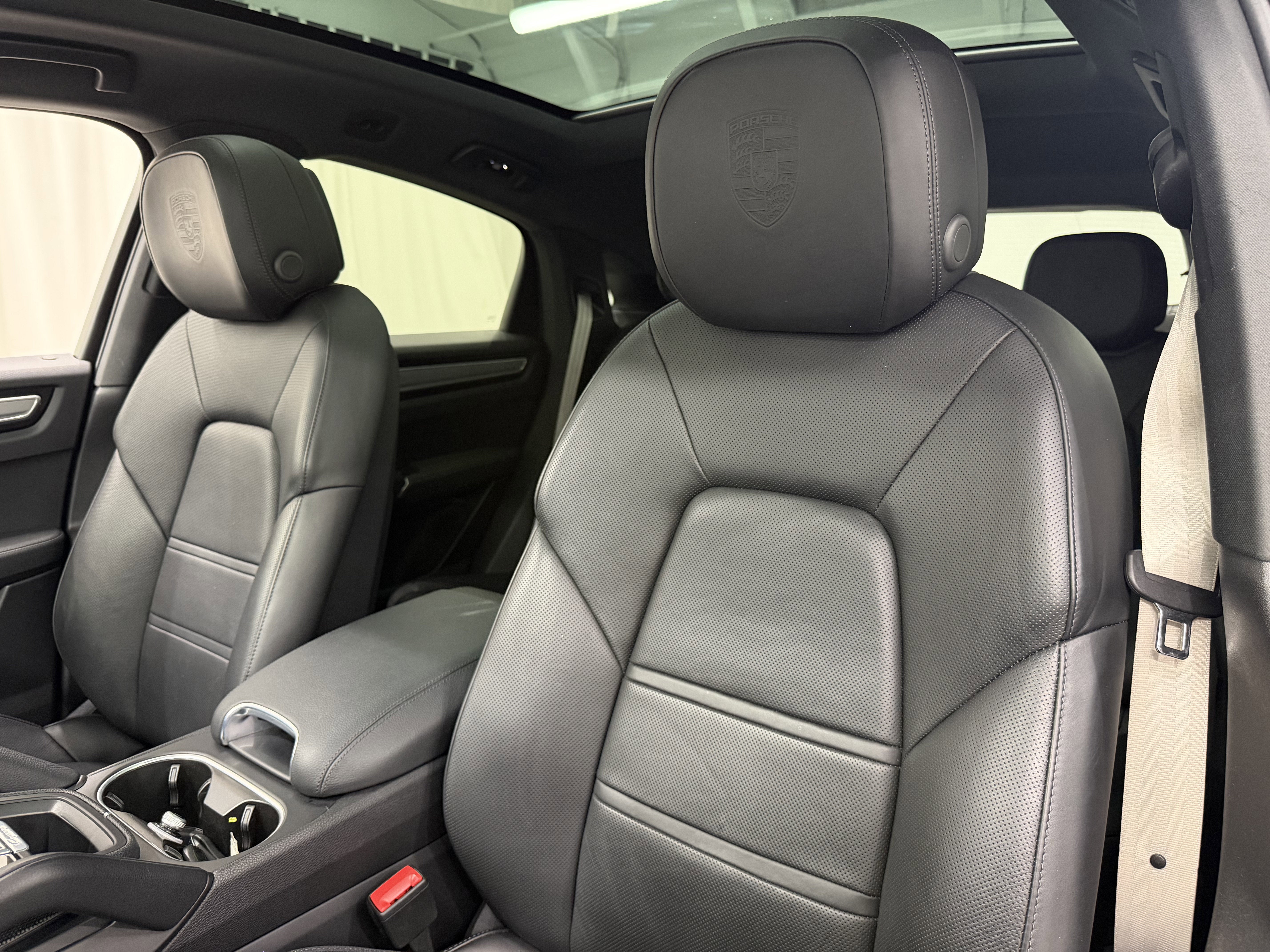 2022 Porsche Cayenne Platinum Edition