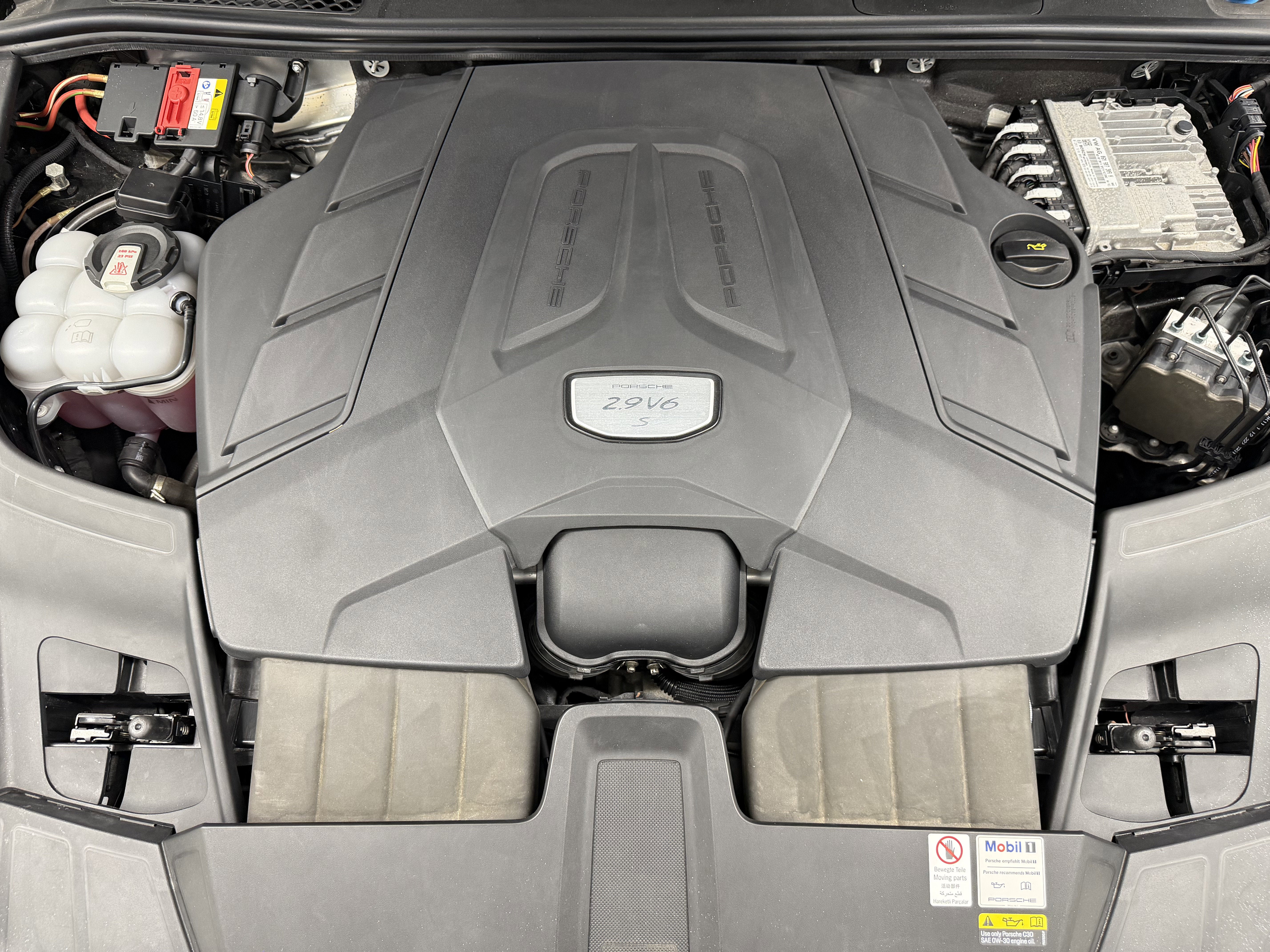 2022 Porsche Cayenne S