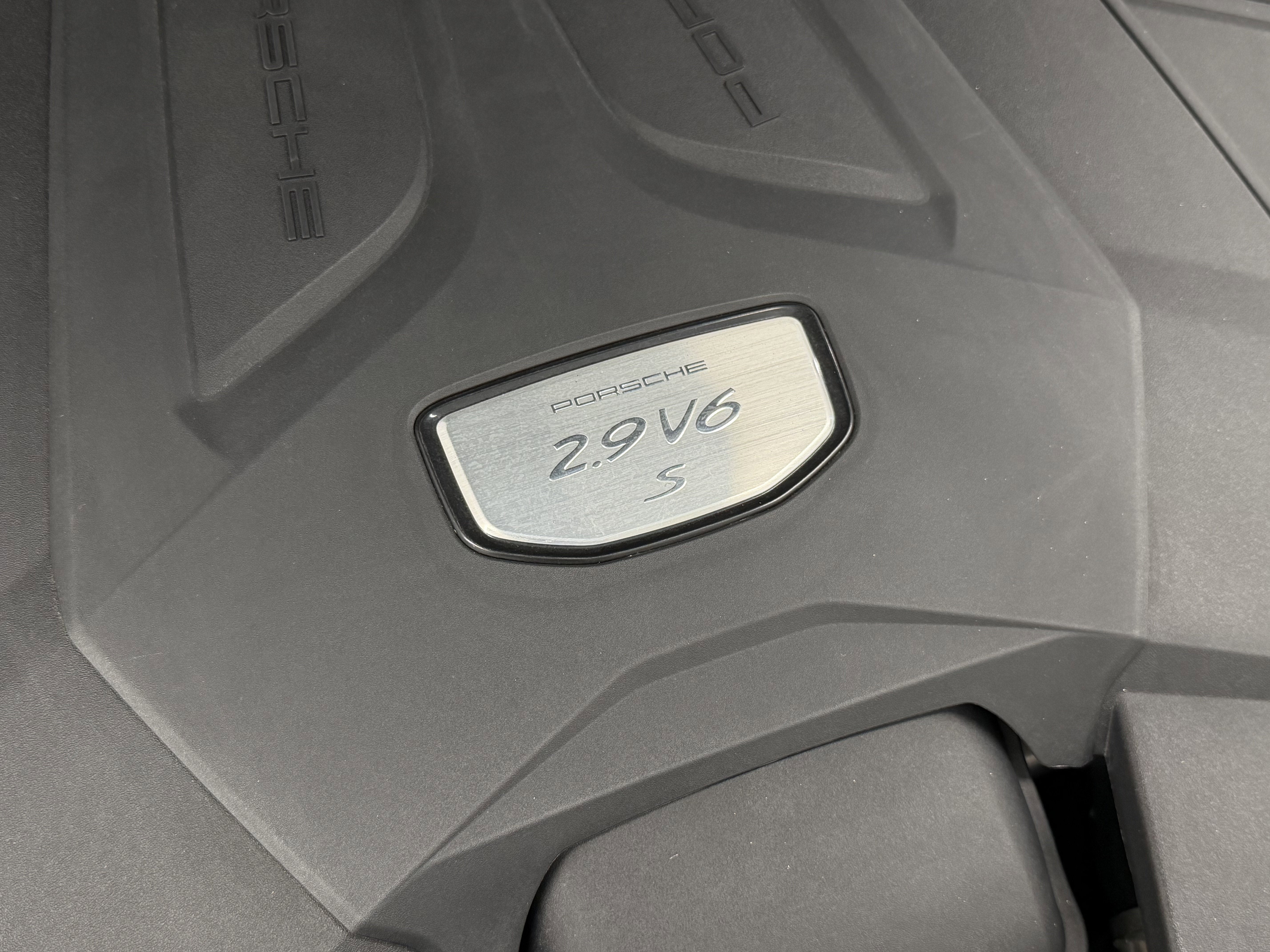 2022 Porsche Cayenne S