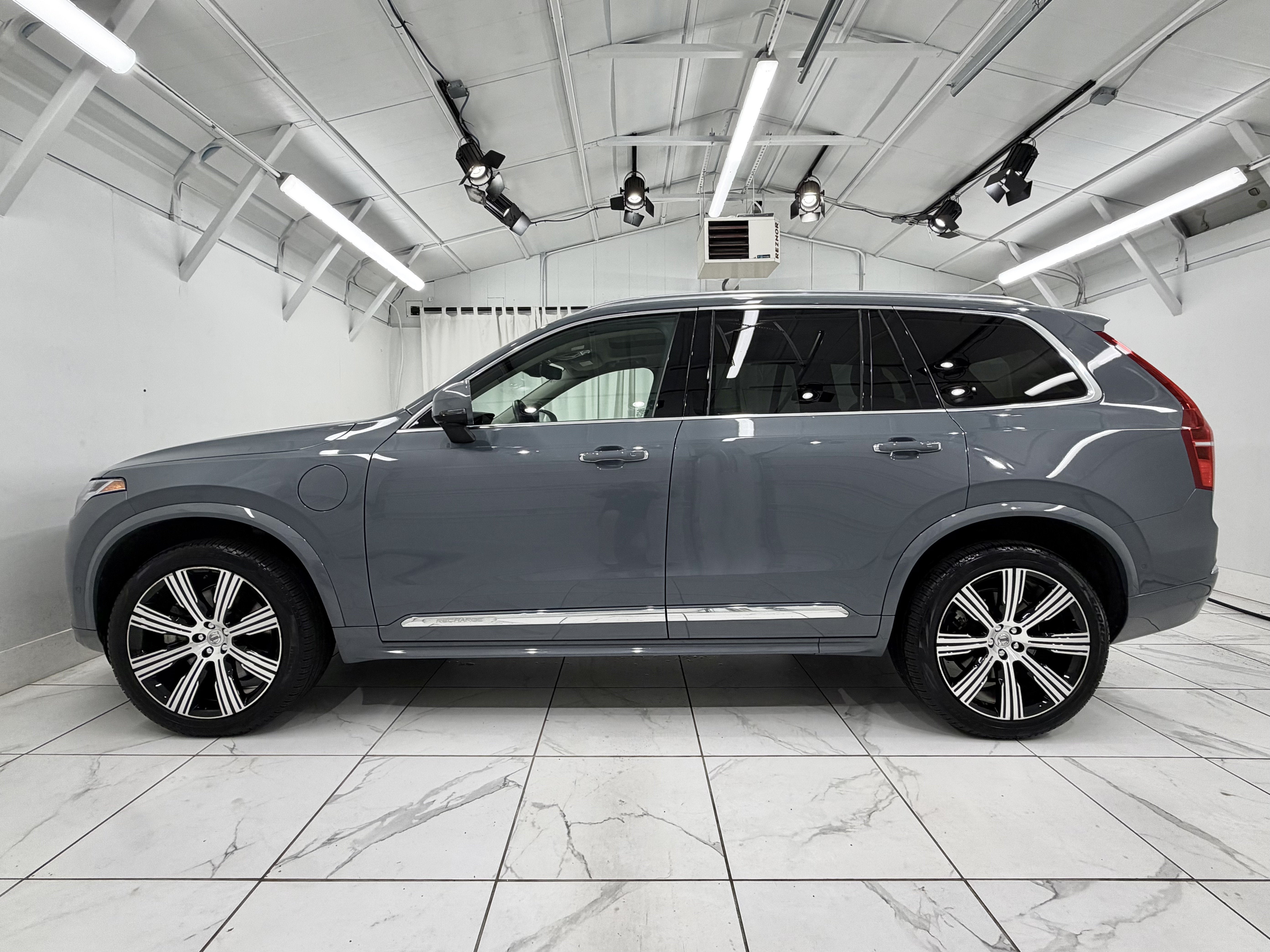 2021 Volvo XC90 T8 Inscription 6 Passenger