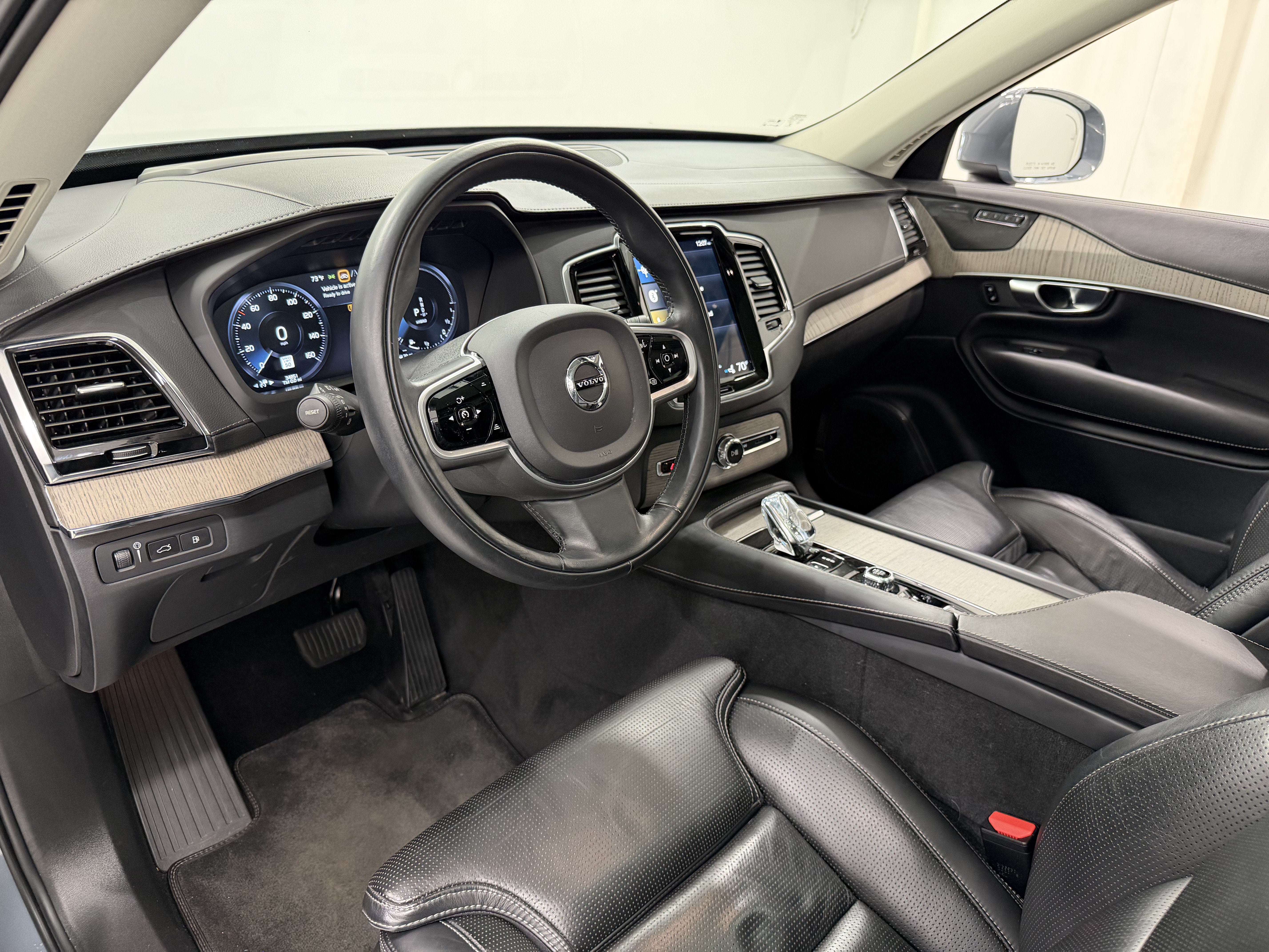 2021 Volvo XC90 T8 Inscription 6 Passenger