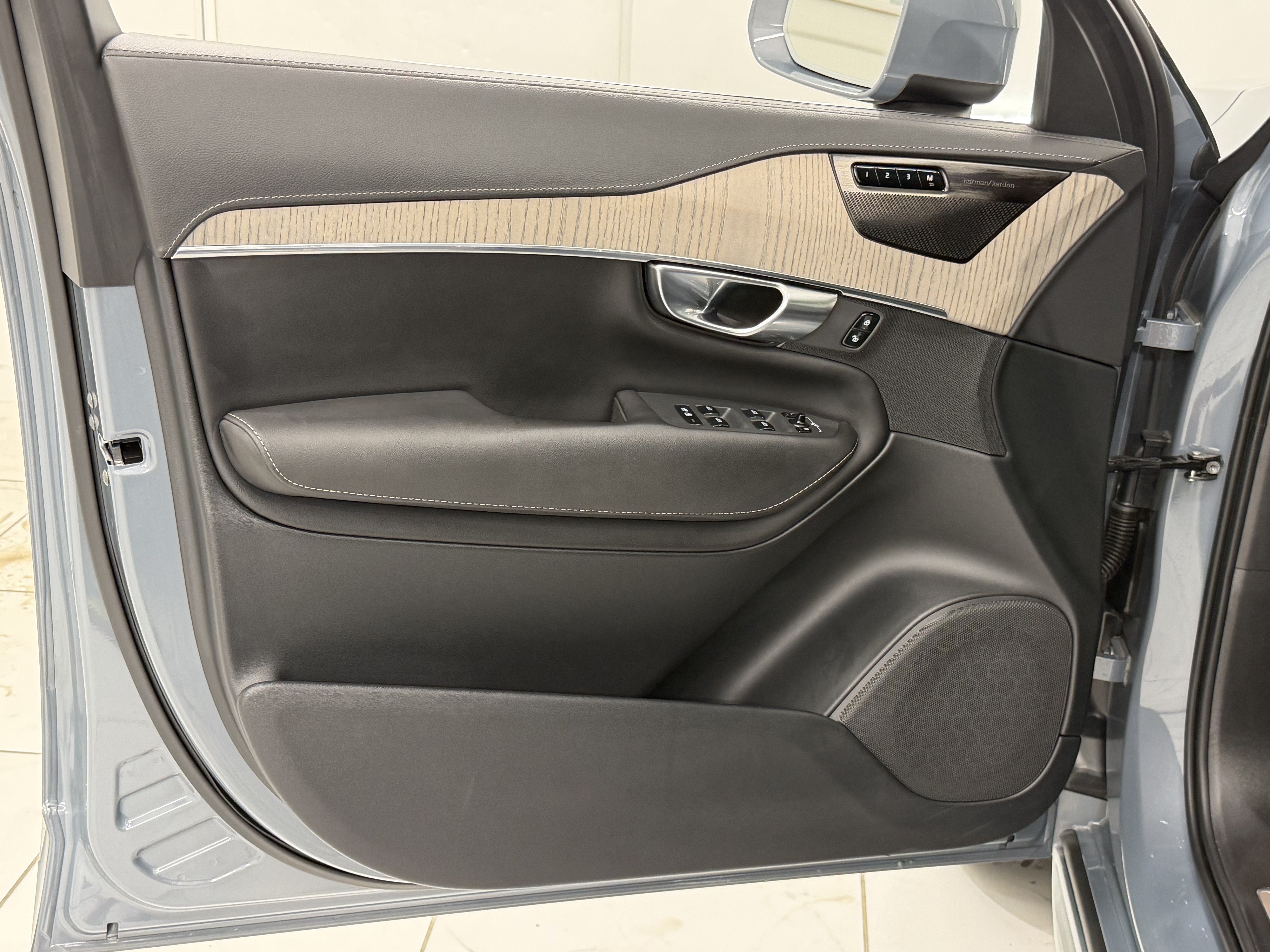2021 Volvo XC90 T8 Inscription 6 Passenger