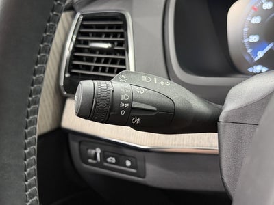 2021 Volvo XC90 T8 Inscription 6 Passenger