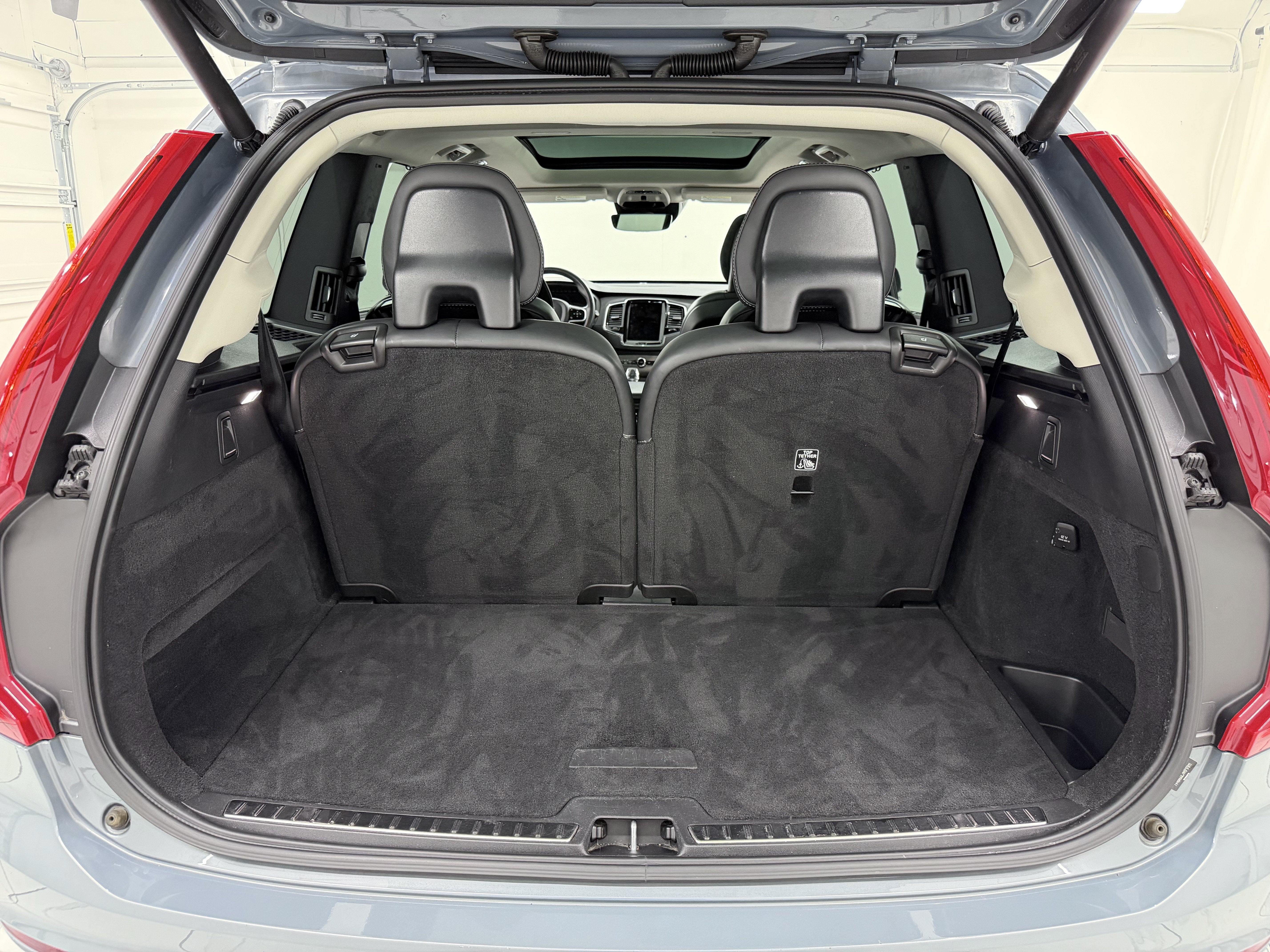 2021 Volvo XC90 T8 Inscription 6 Passenger