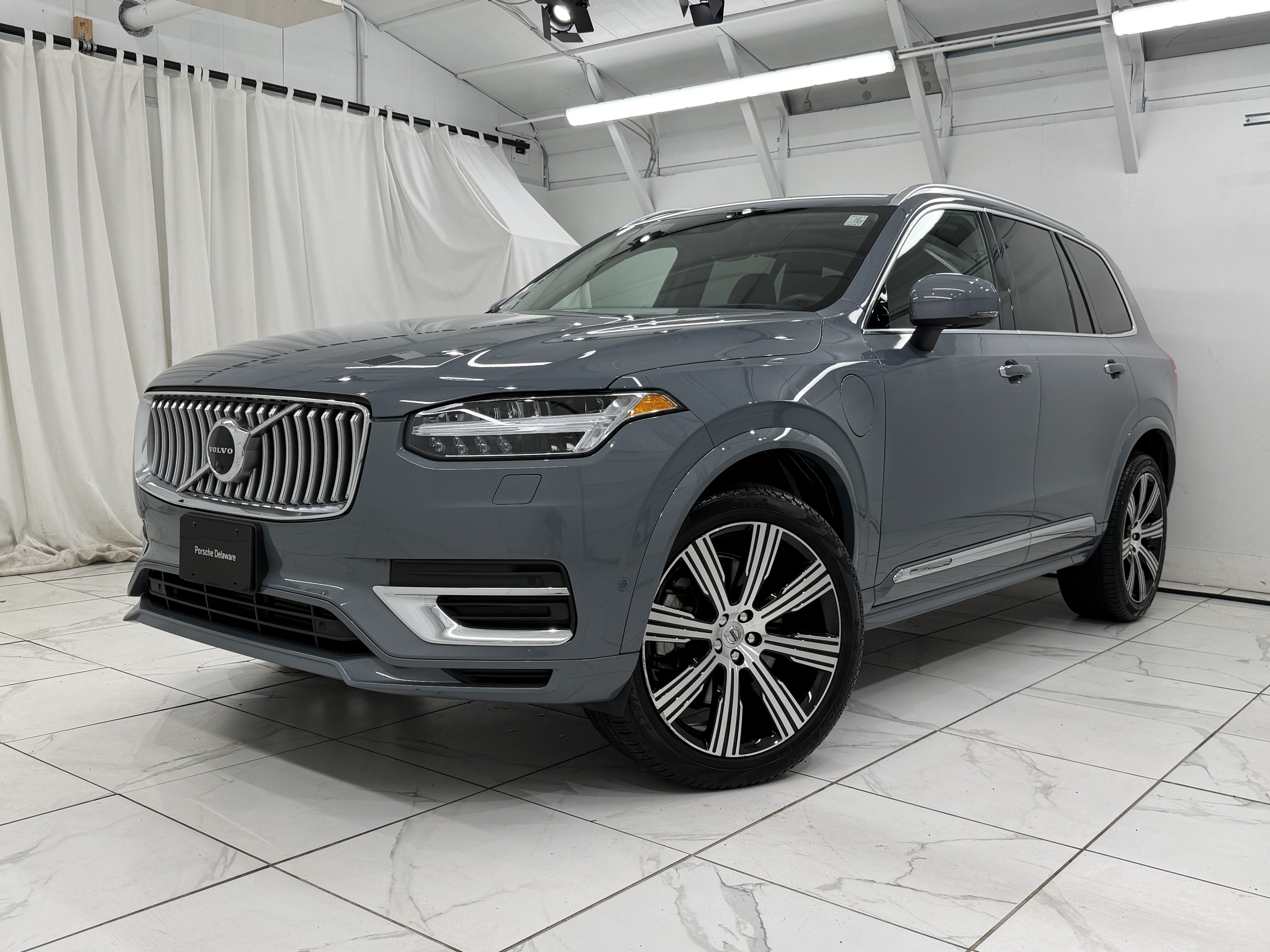 2021 Volvo XC90 T8 Inscription 6 Passenger