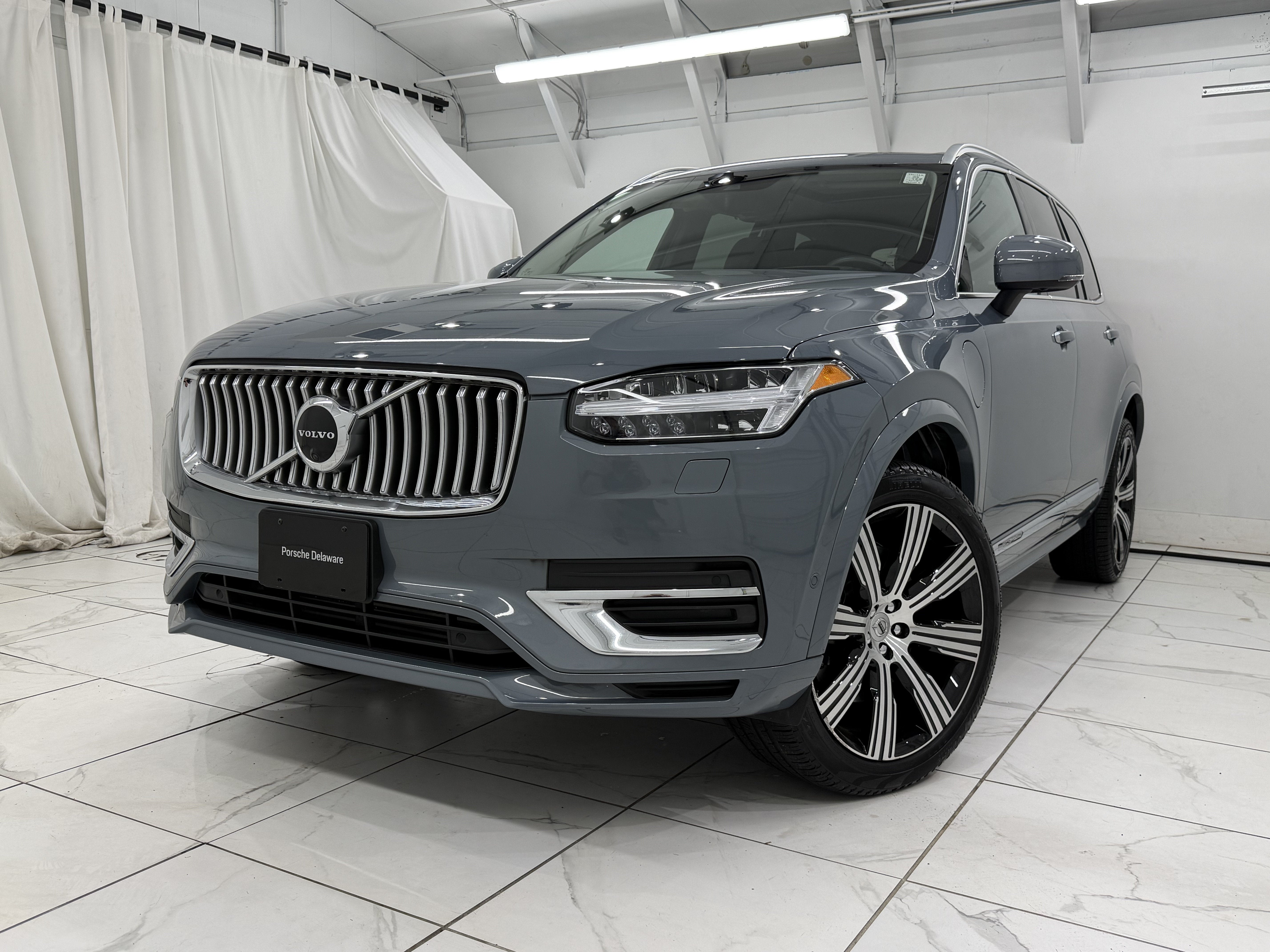 2021 Volvo XC90 T8 Inscription 6 Passenger