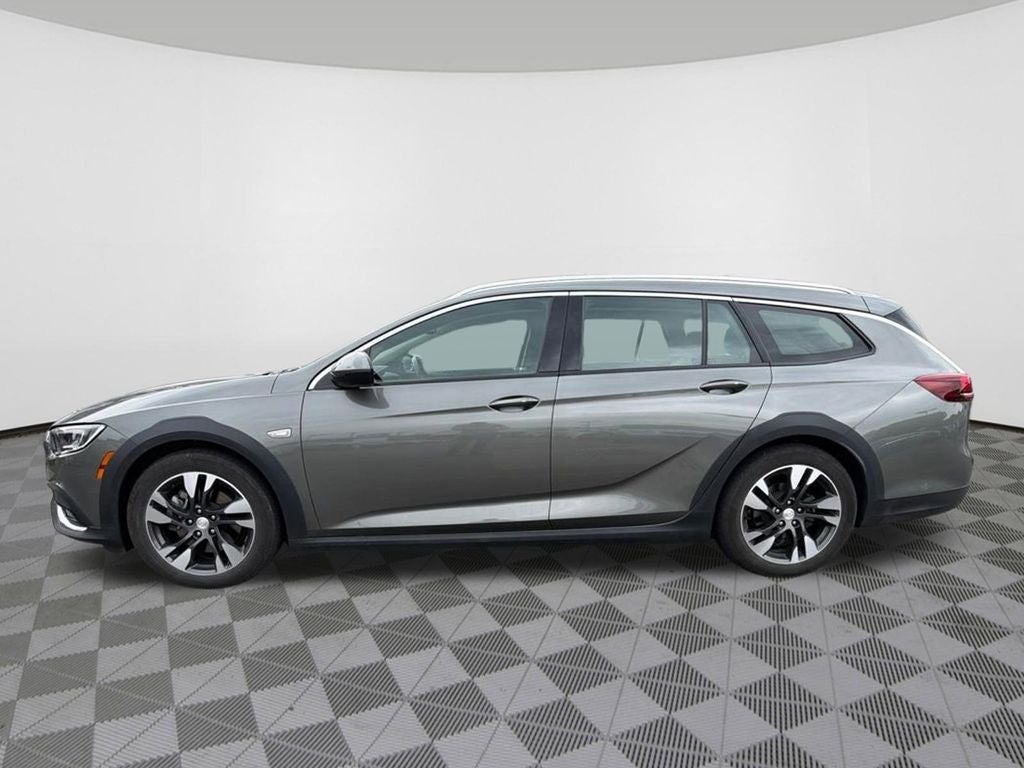2018 Buick Regal TourX Essence
