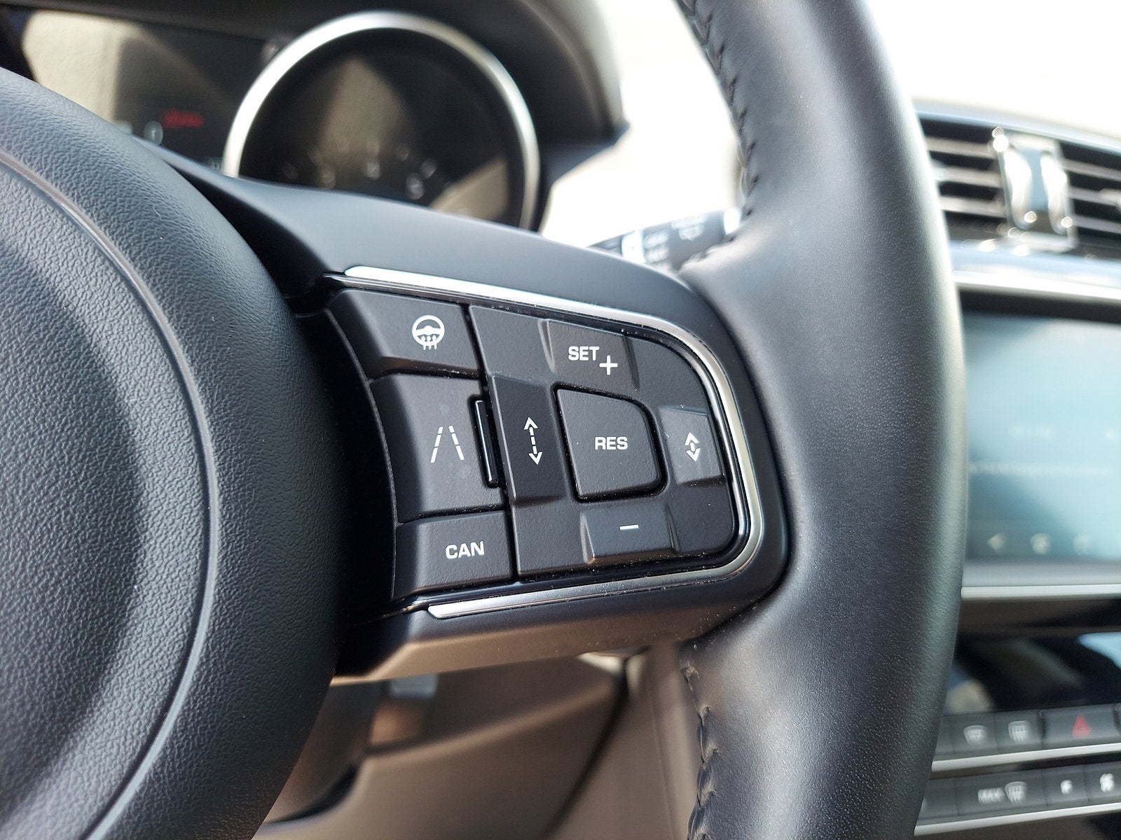 2020 Jaguar F-PACE 25t Premium