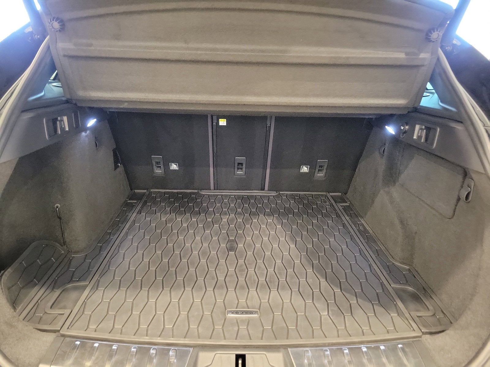 2020 Jaguar F-PACE SVR