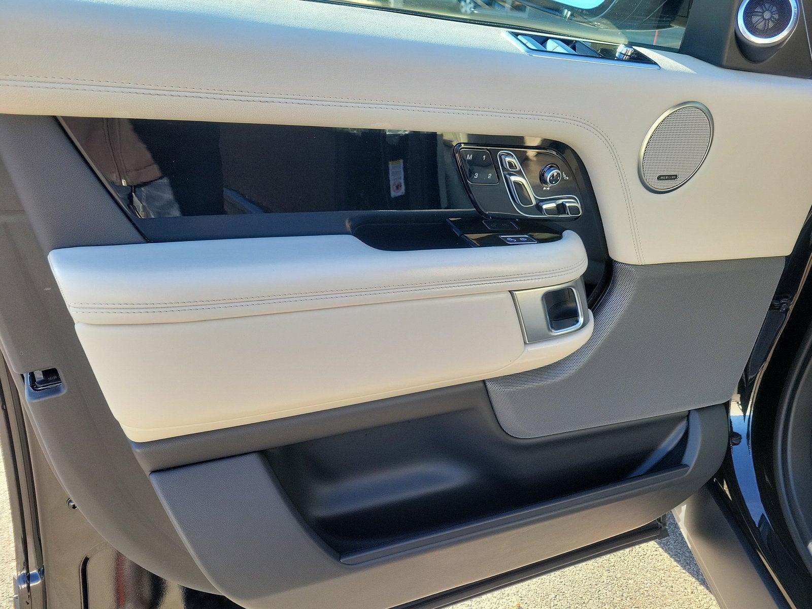 2020 Land Rover Range Rover P525 HSE