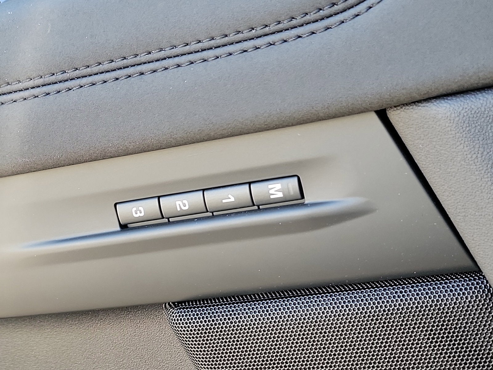 2022 Land Rover Range Rover Evoque R-Dynamic SE