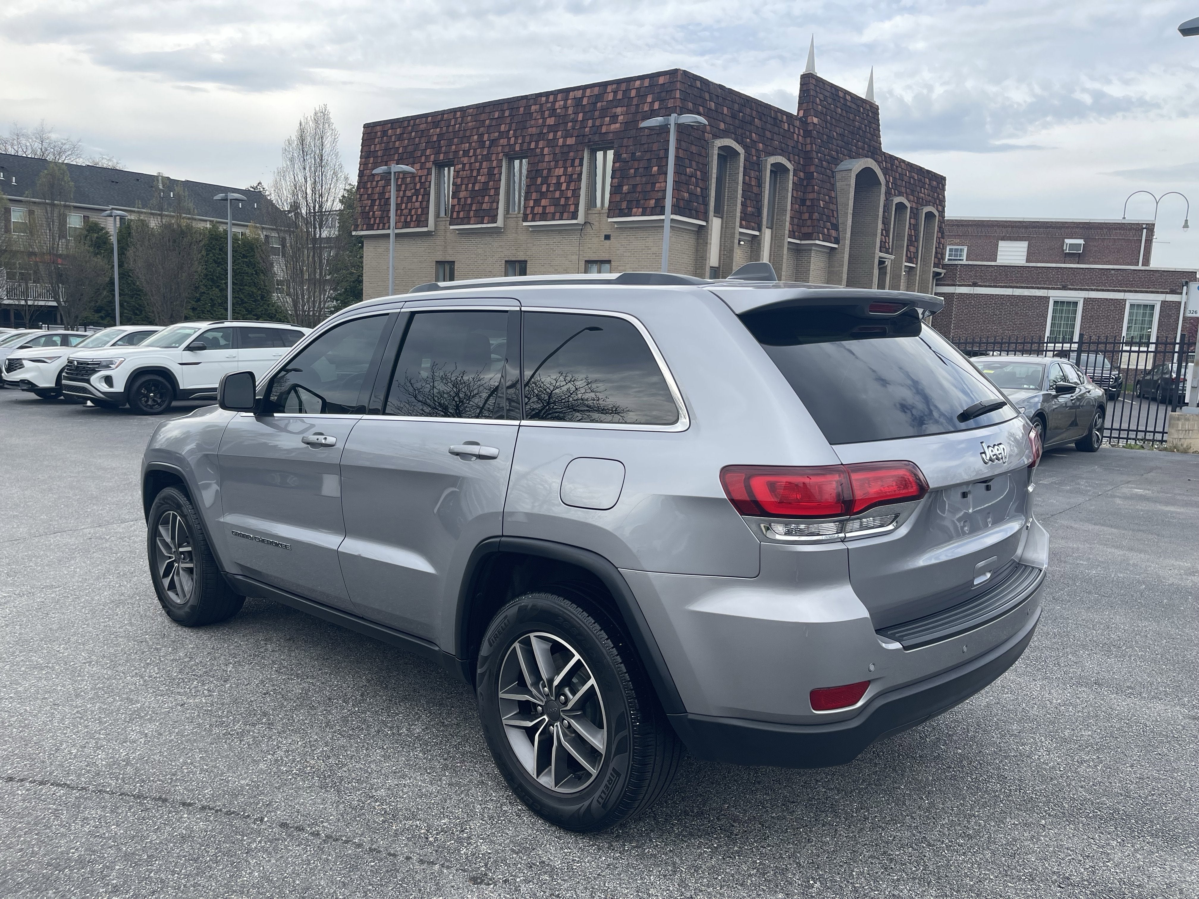 2020 Jeep Grand Cherokee Laredo E