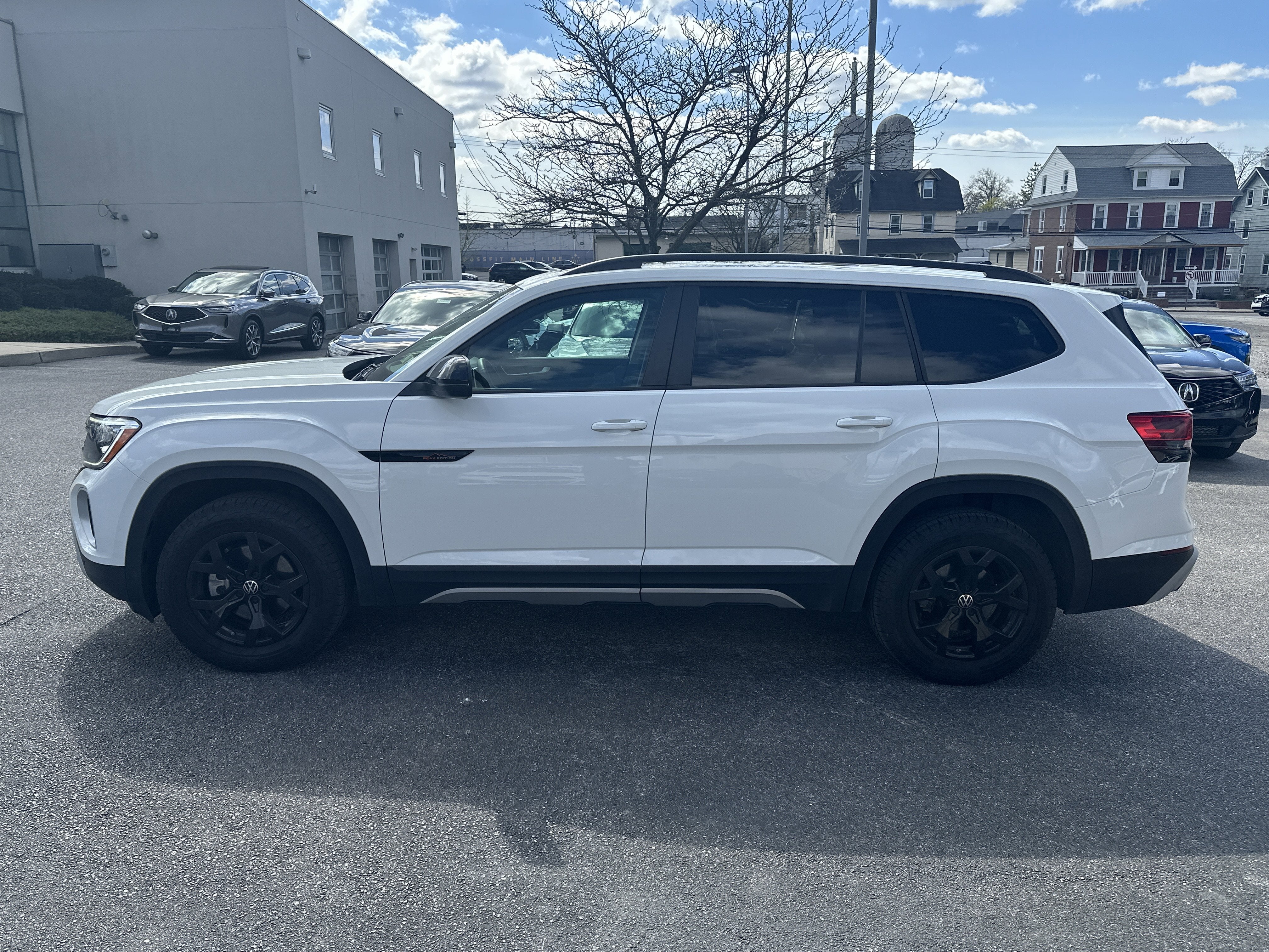 2025 Volkswagen Atlas 2.0T Peak Edition