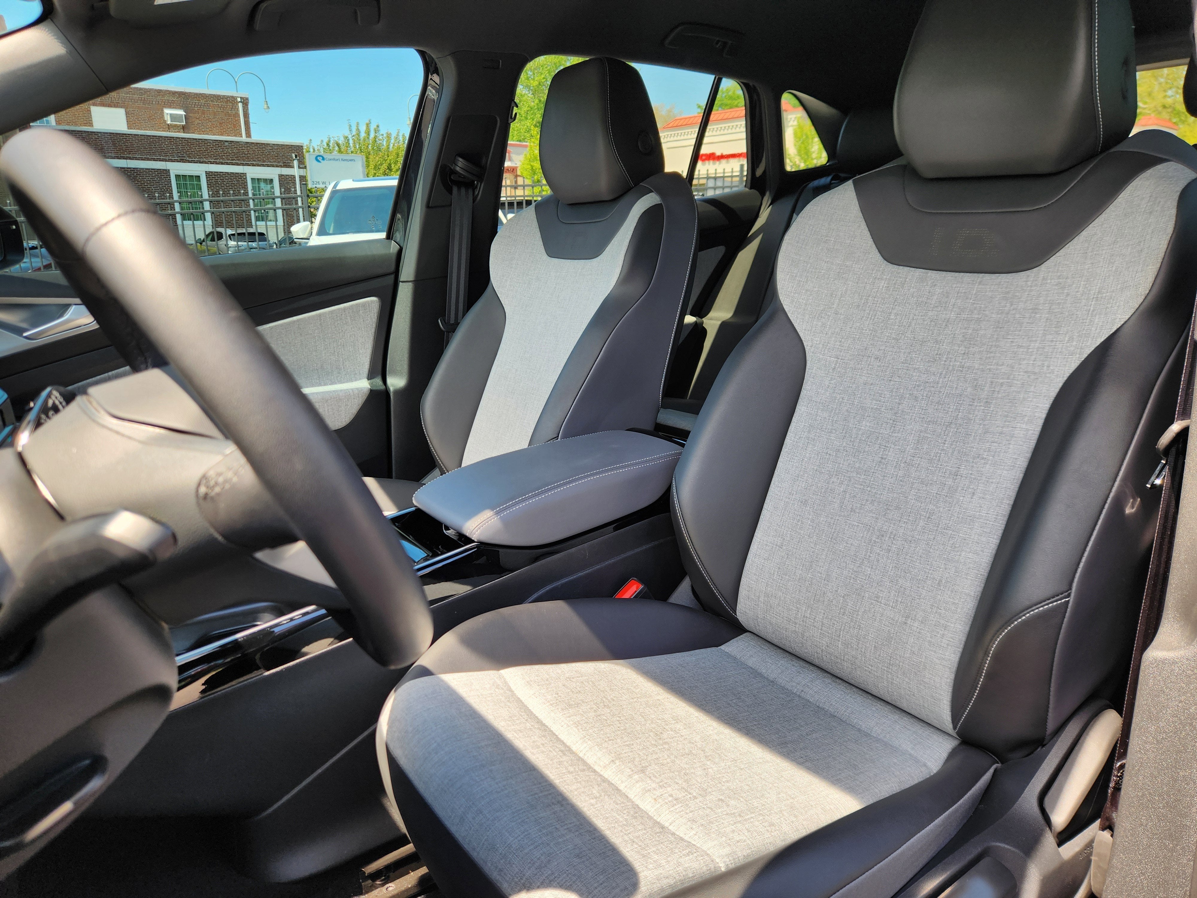 2023 Volkswagen ID.4 Pro