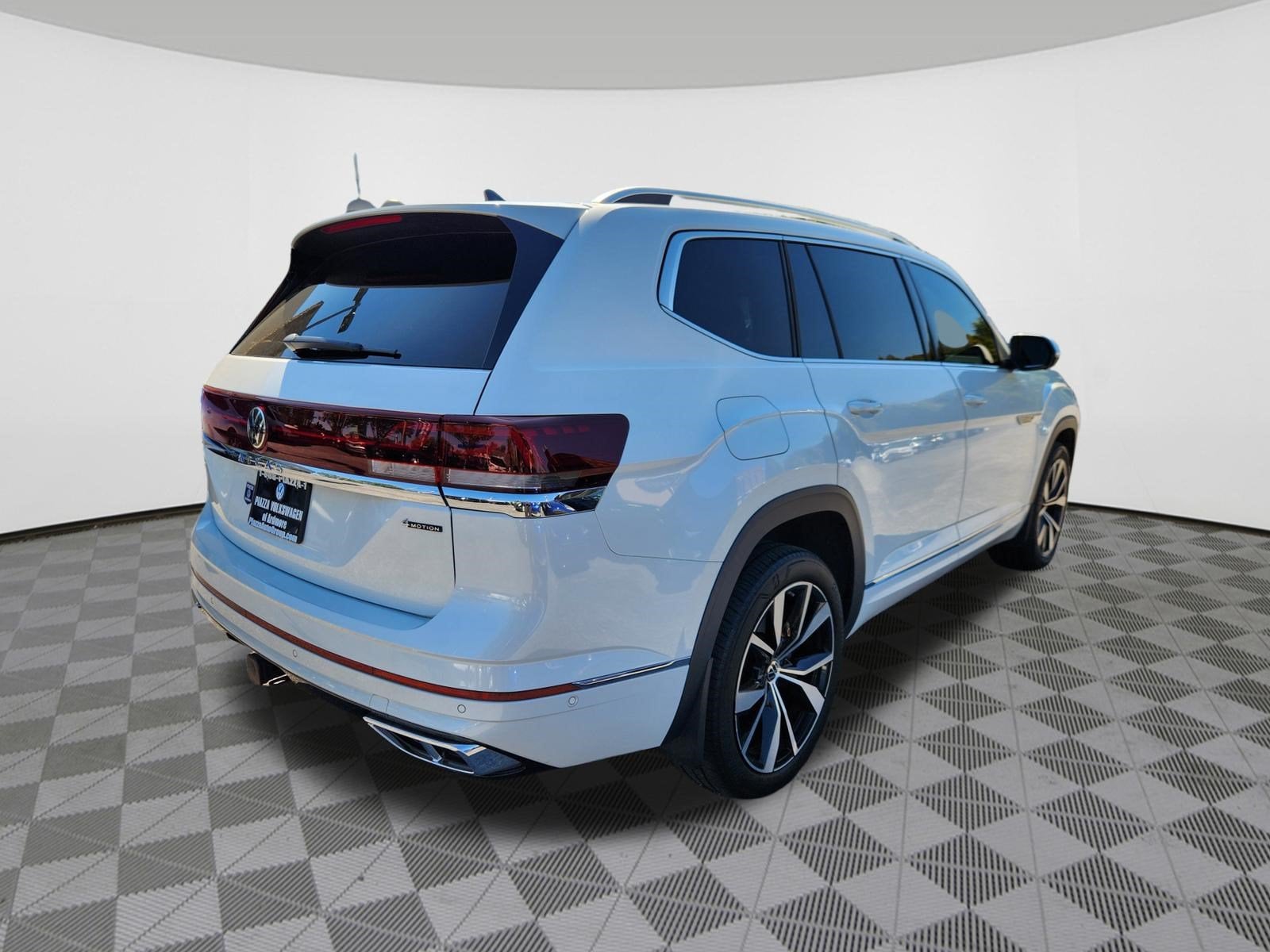 2024 Volkswagen Atlas 2.0T SEL Premium R-Line