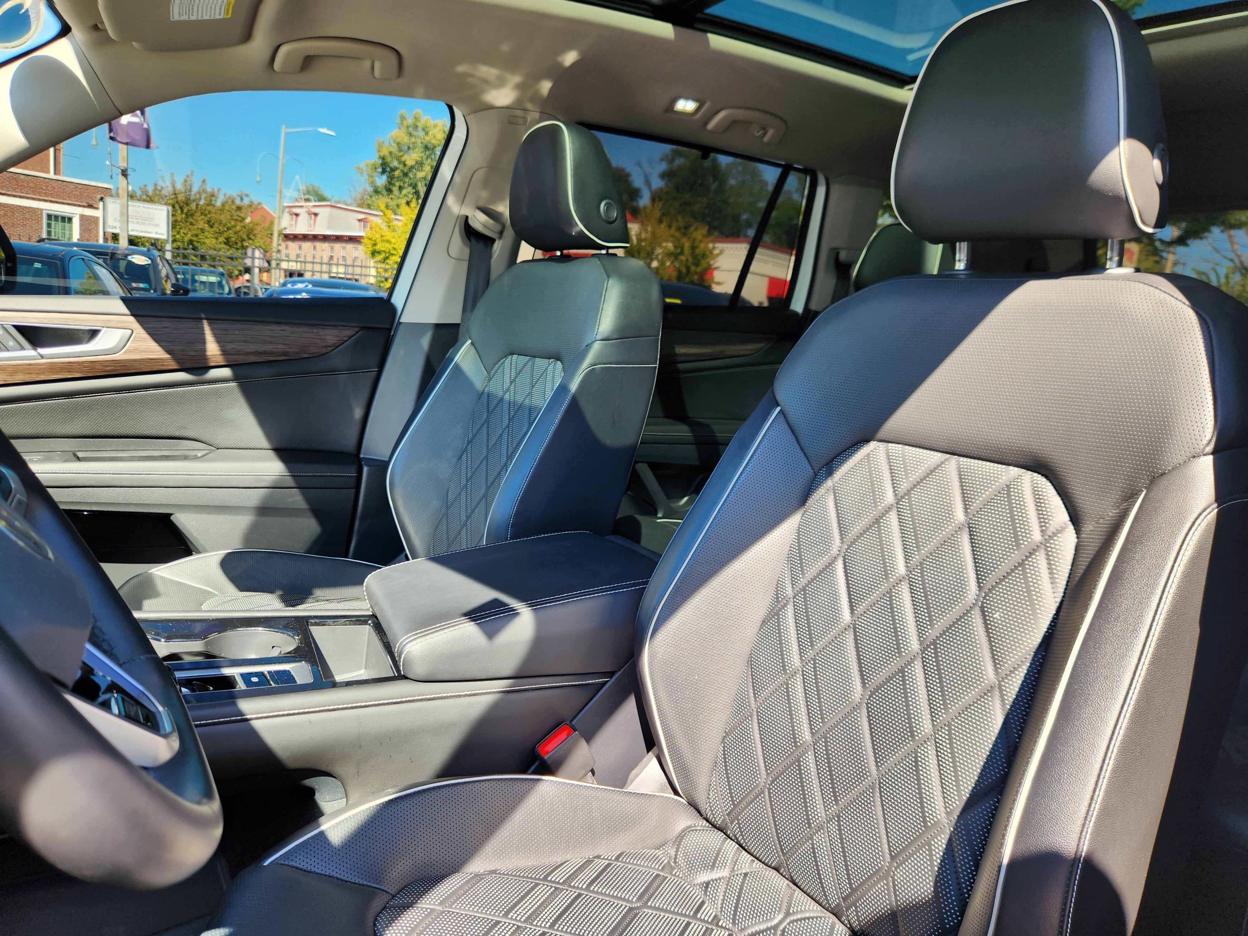 2024 Volkswagen Atlas 2.0T SEL Premium R-Line