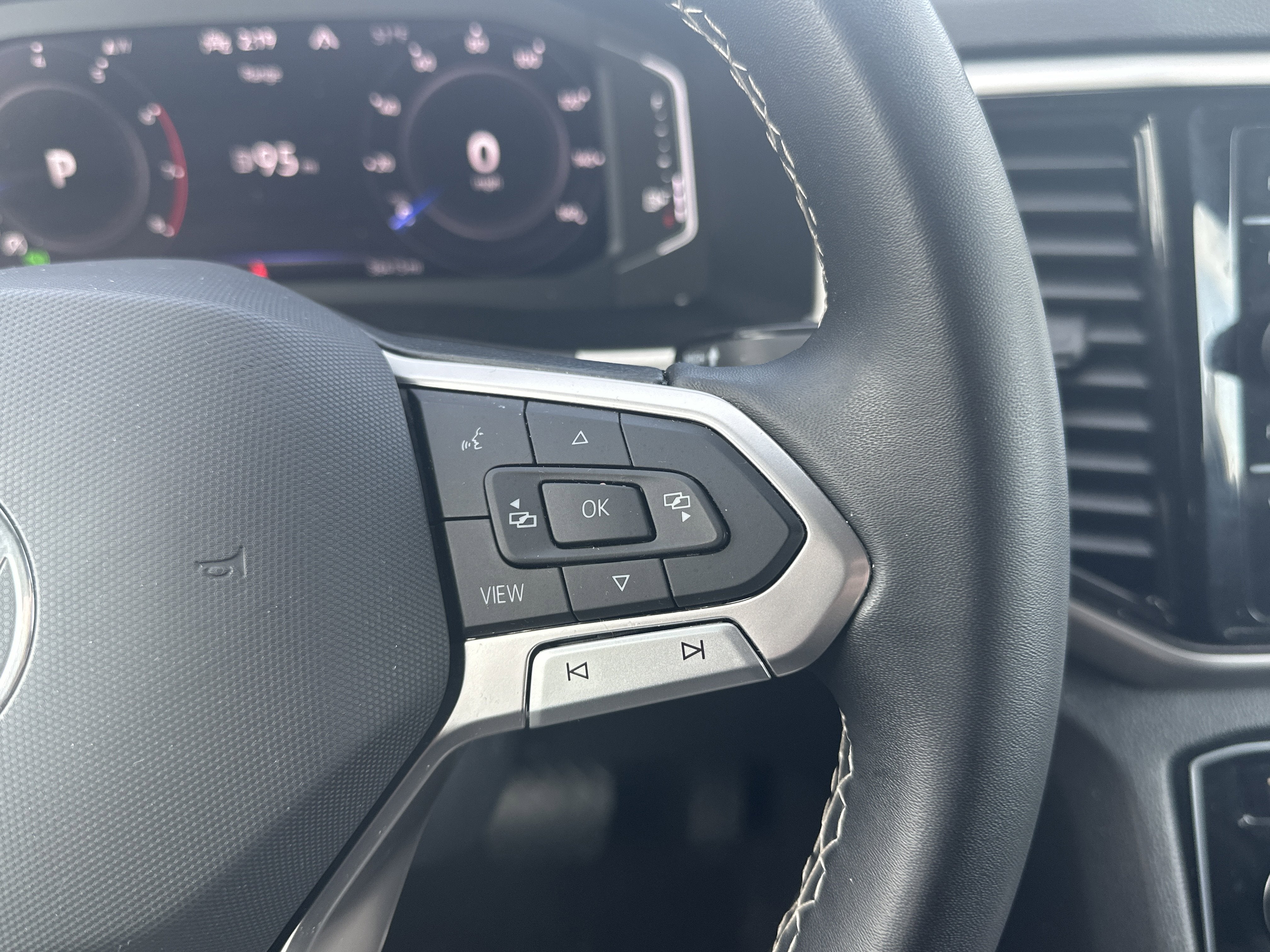 2023 Volkswagen Atlas Cross Sport 3.6L V6 SE w/Technology