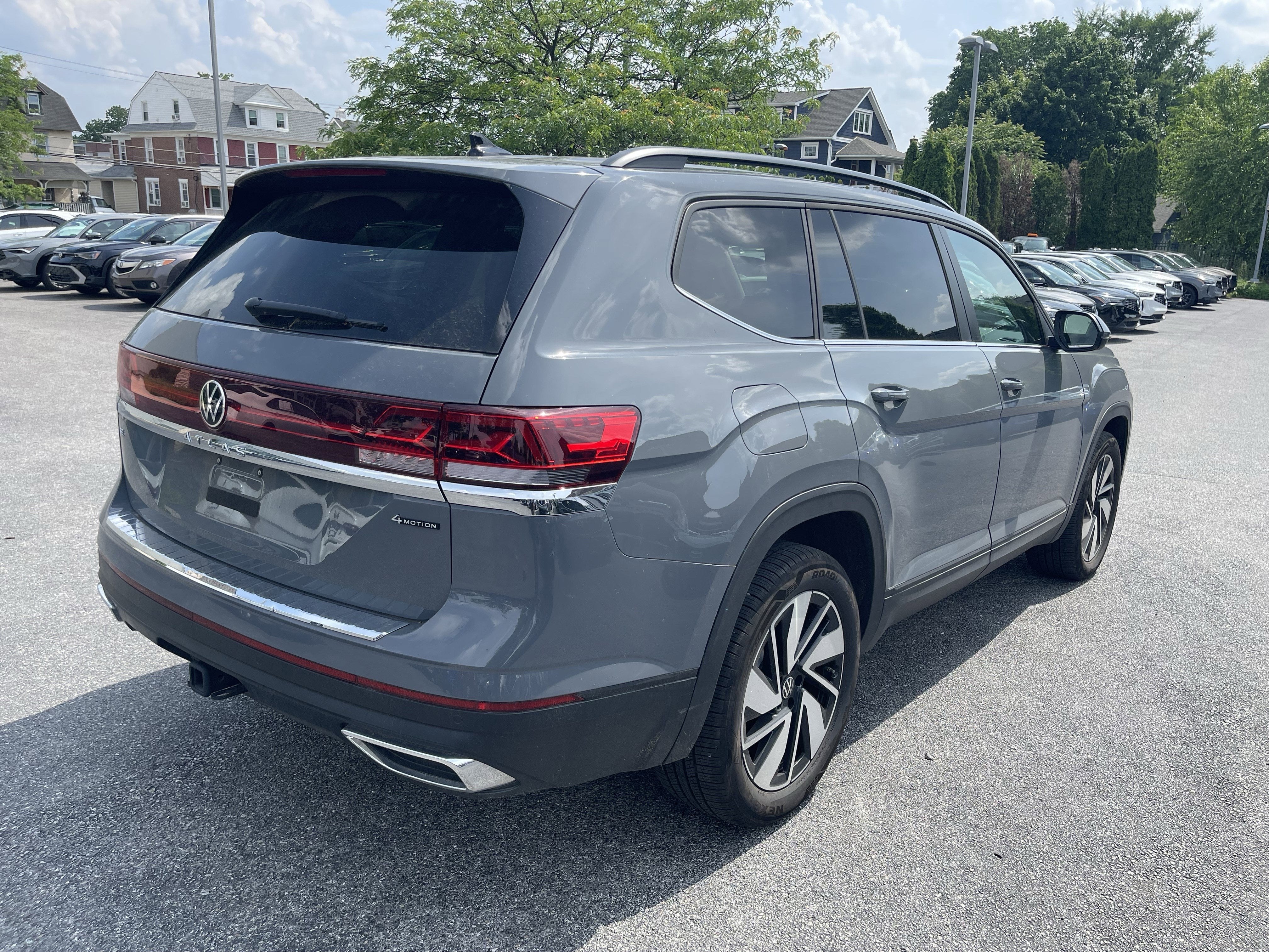 2025 Volkswagen Atlas 2.0T SE w/Technology