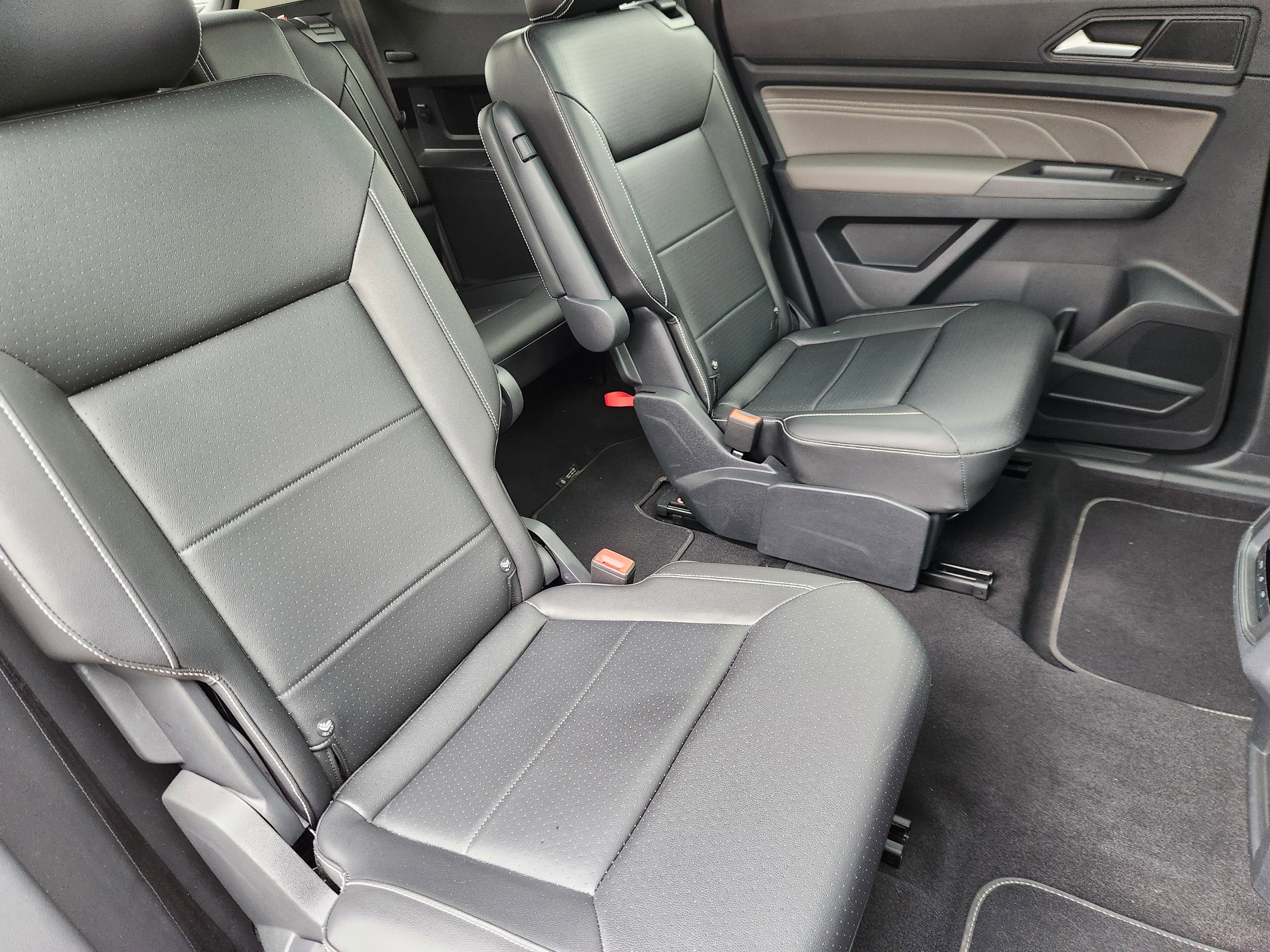 2021 Volkswagen Atlas 3.6L V6 SE w/Technology