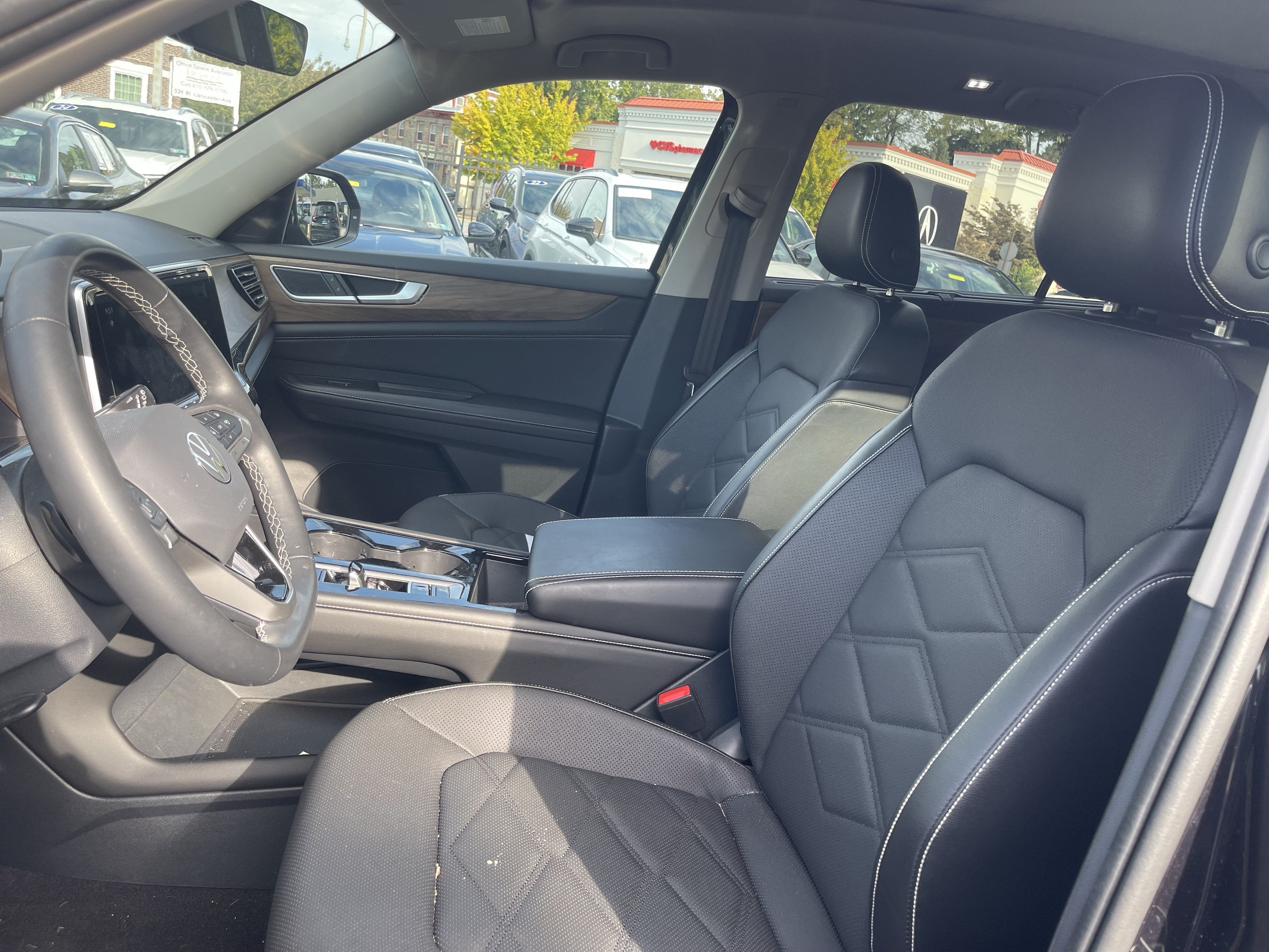 2024 Volkswagen Atlas 2.0T SE w/Technology