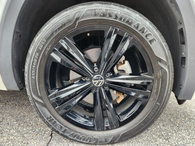 2023 Volkswagen Atlas Cross Sport 2.0T SEL R-Line Black