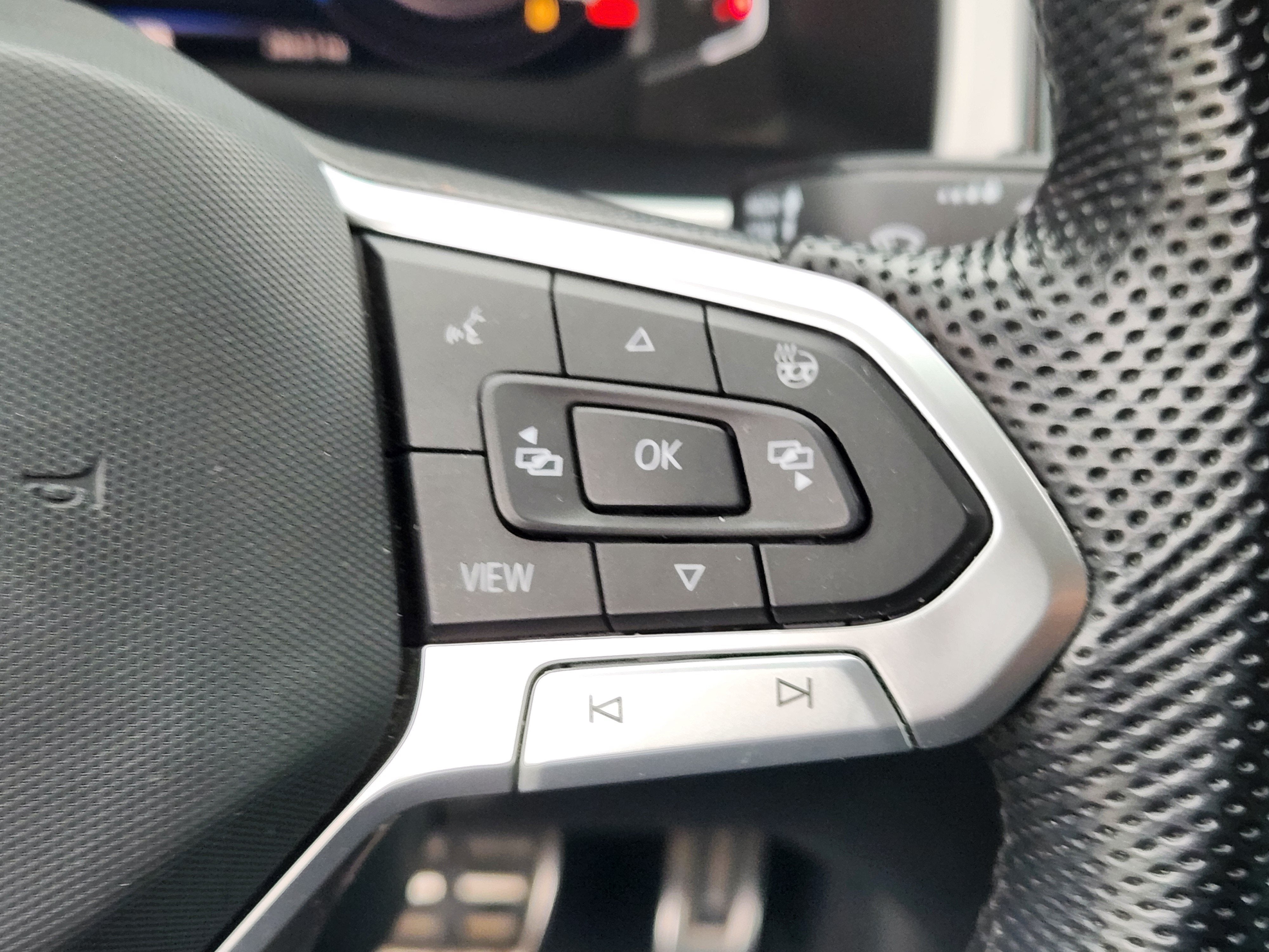 2023 Volkswagen Atlas Cross Sport 2.0T SEL R-Line Black