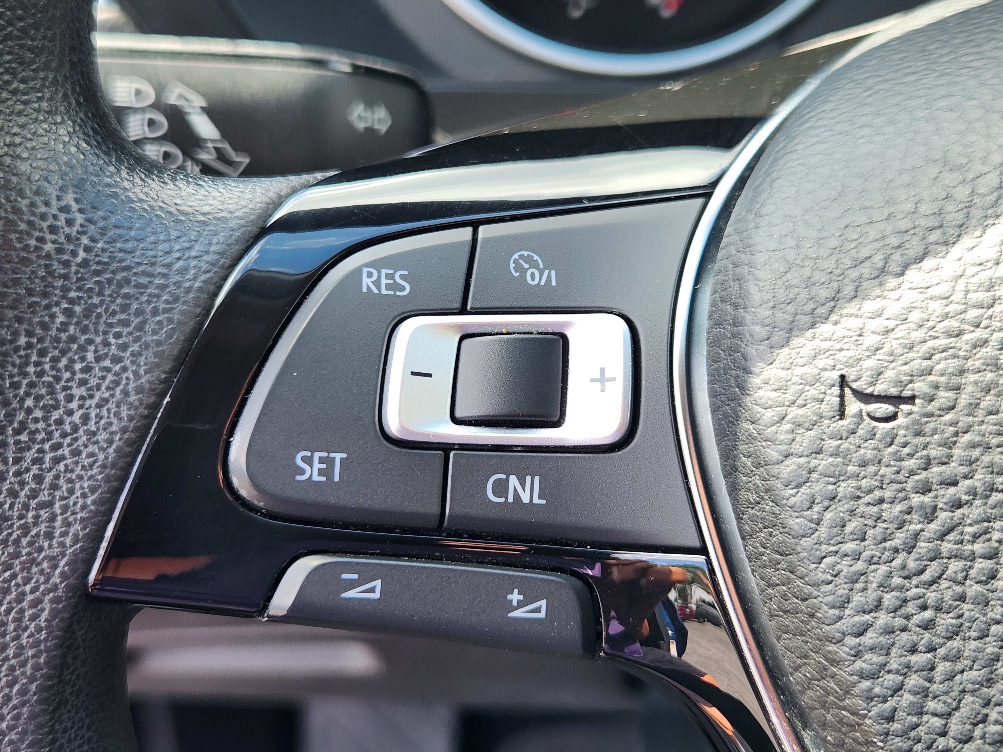 2018 Volkswagen Tiguan S