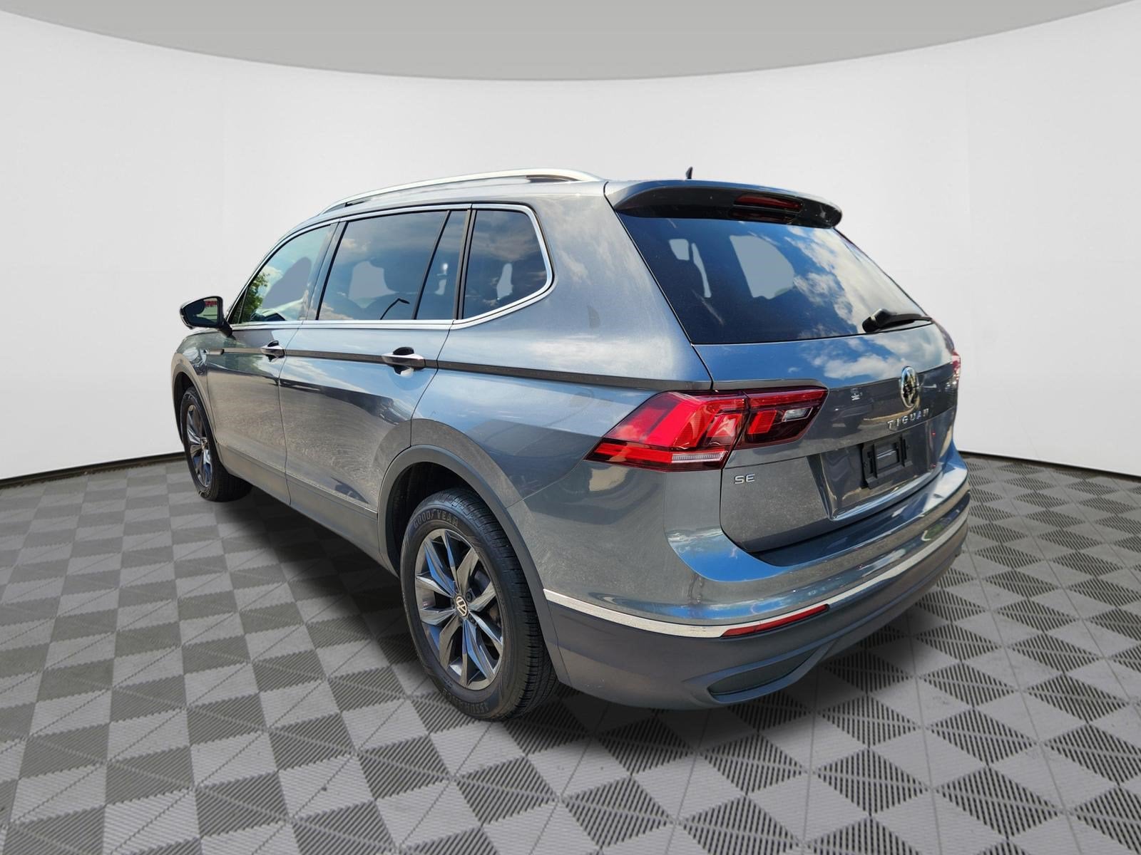 2023 Volkswagen Tiguan SE