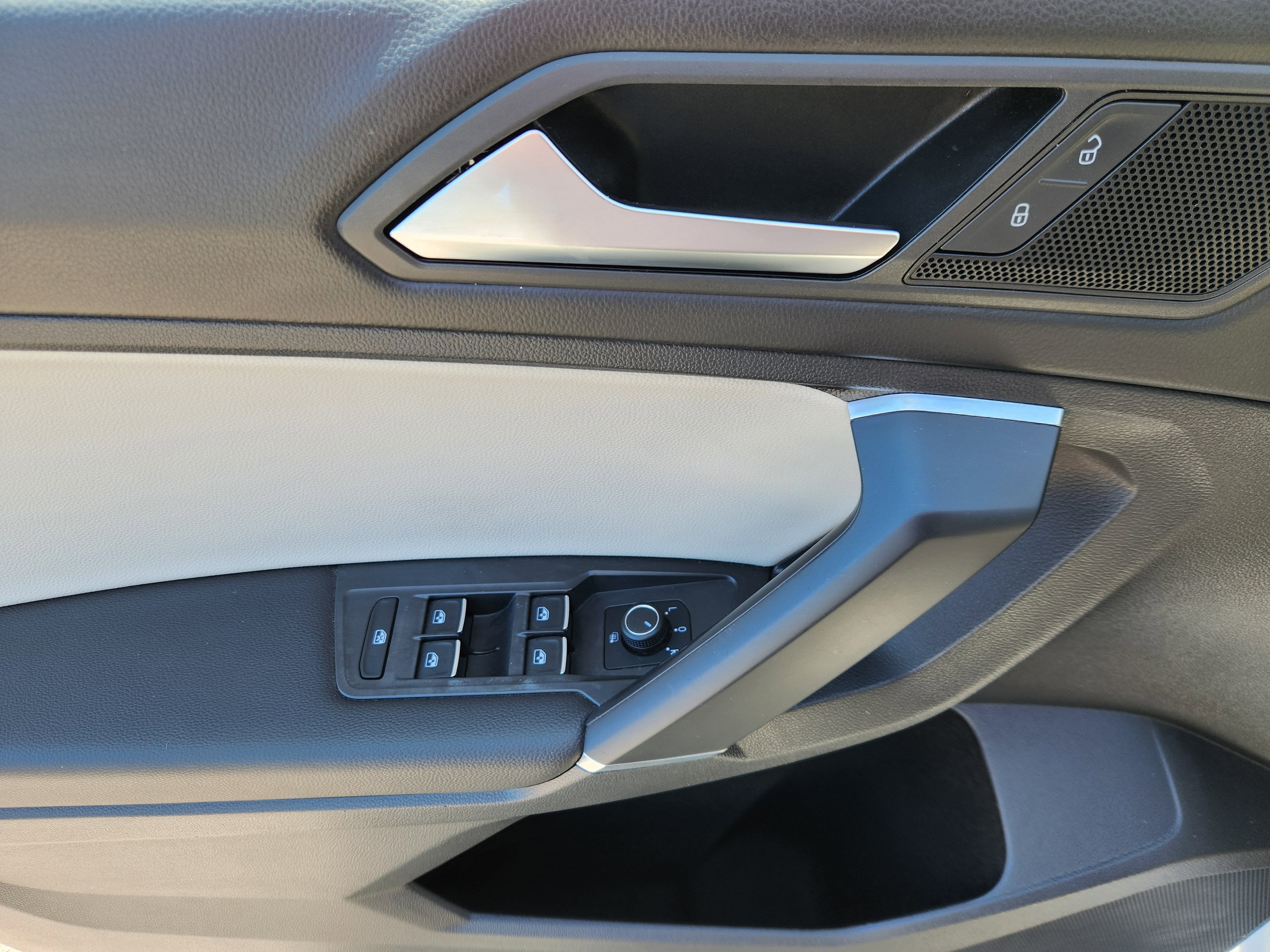 2020 Volkswagen Tiguan Base