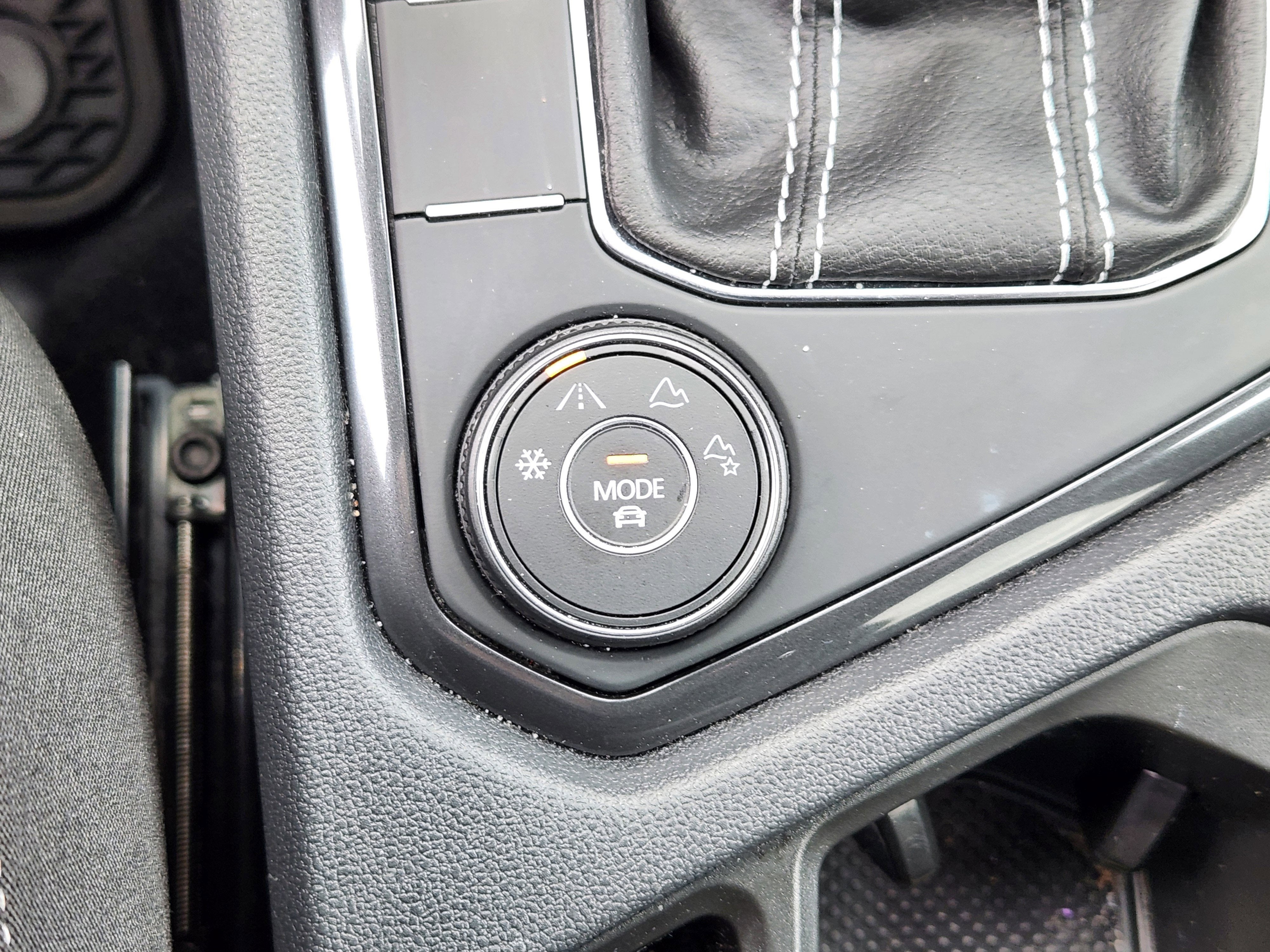2023 Volkswagen Tiguan SEL R-Line
