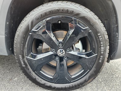 2025 Volkswagen Taos SEL