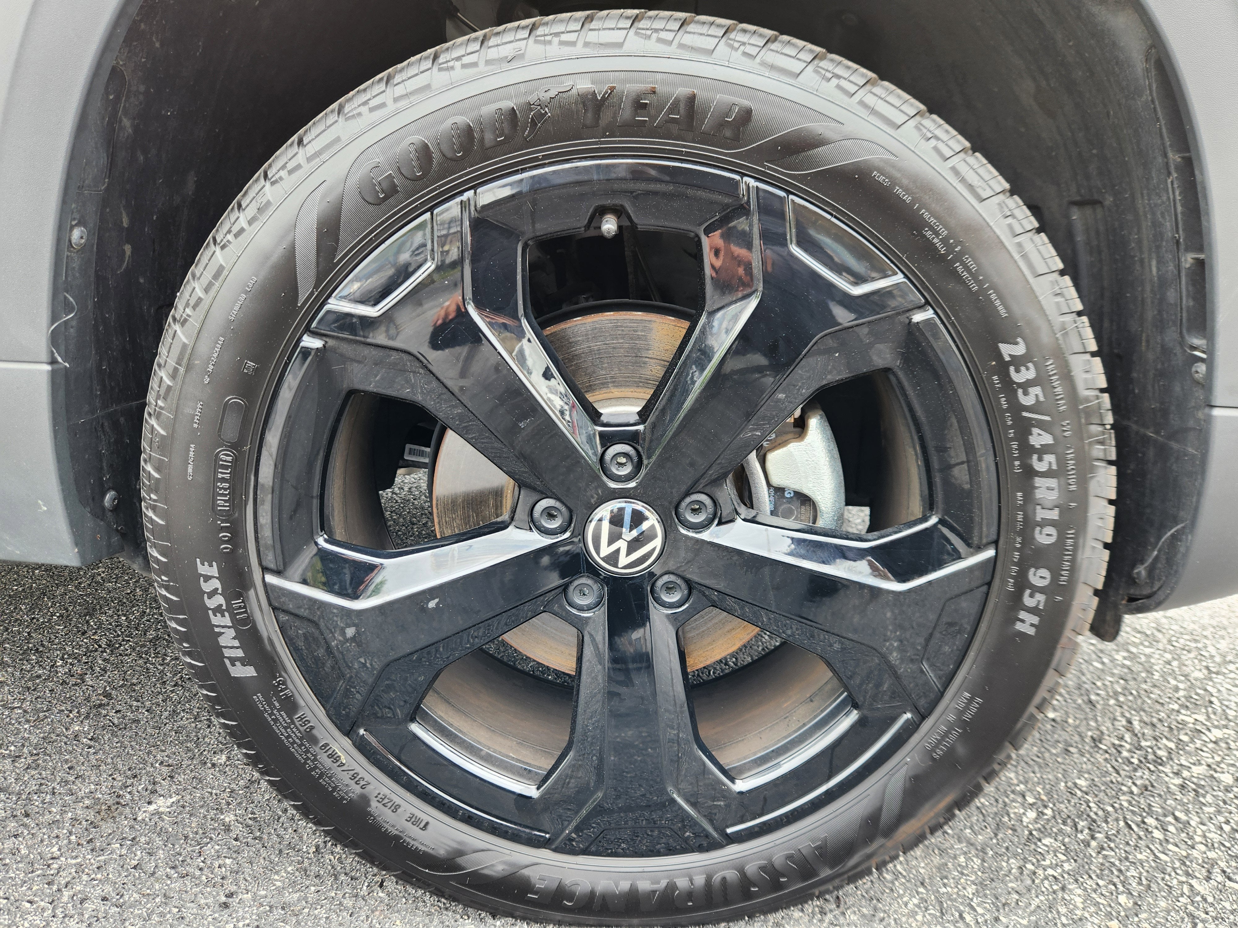 2025 Volkswagen Taos SEL