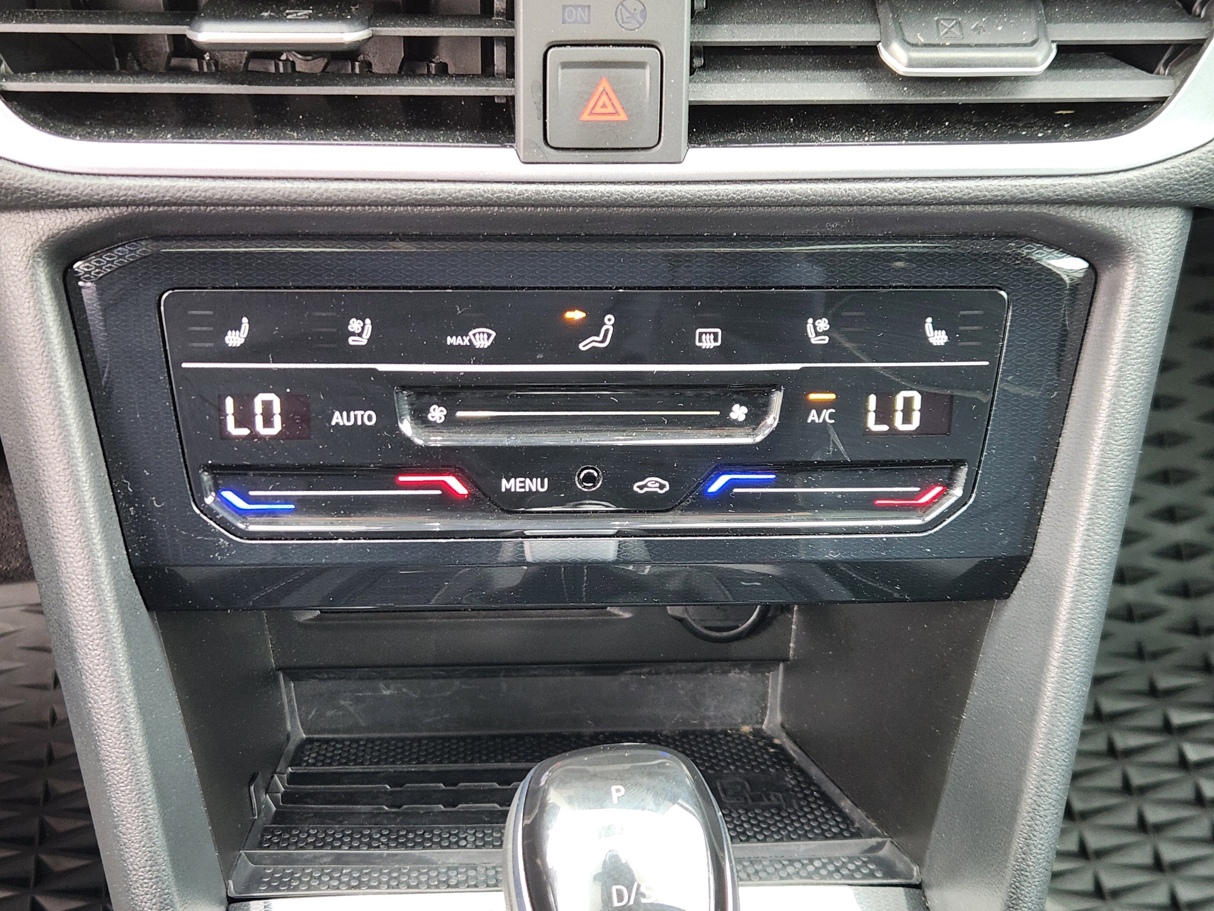 2025 Volkswagen Taos SEL