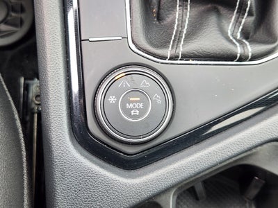 2025 Volkswagen Taos SEL