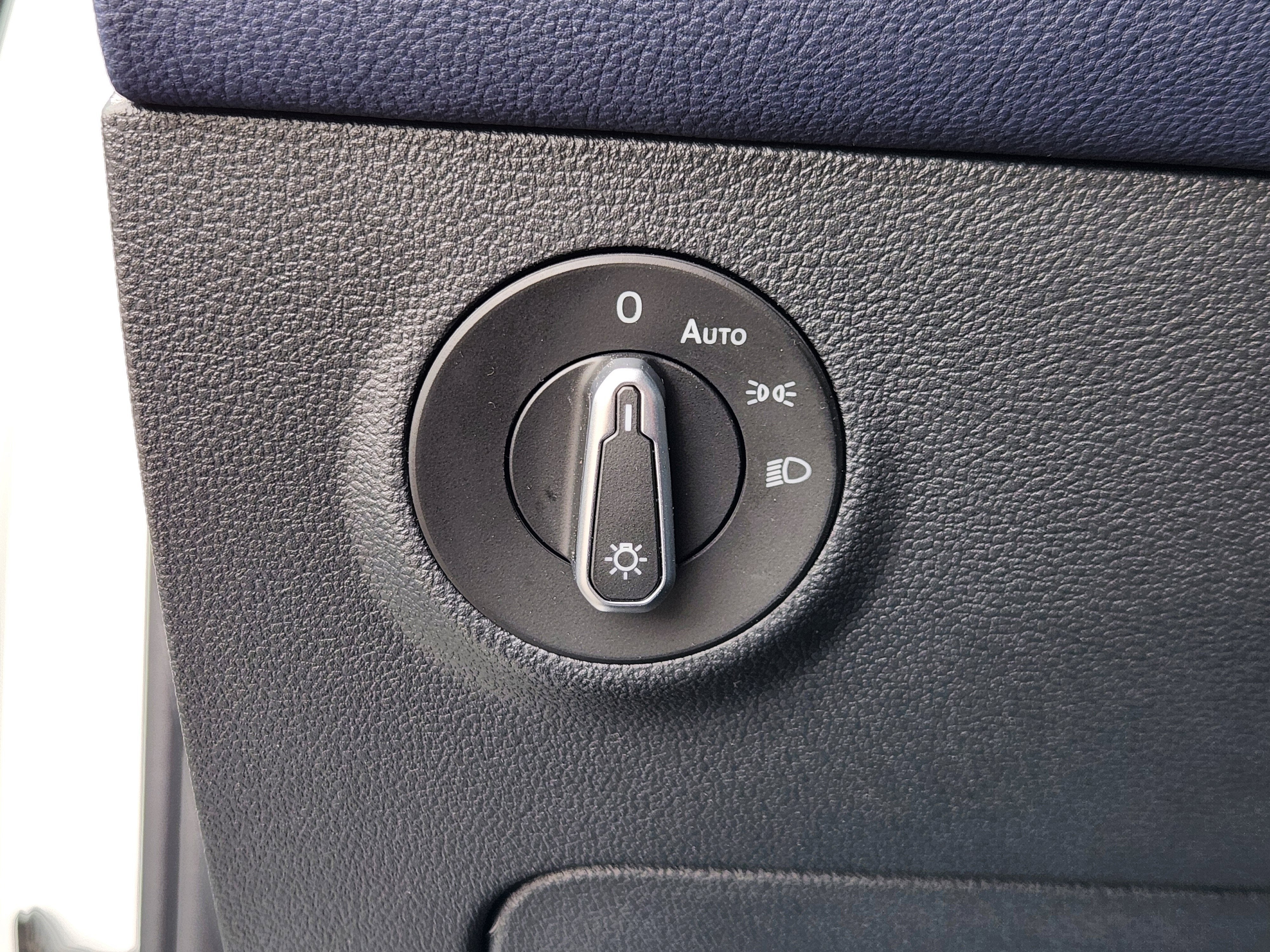 2025 Volkswagen Taos SEL