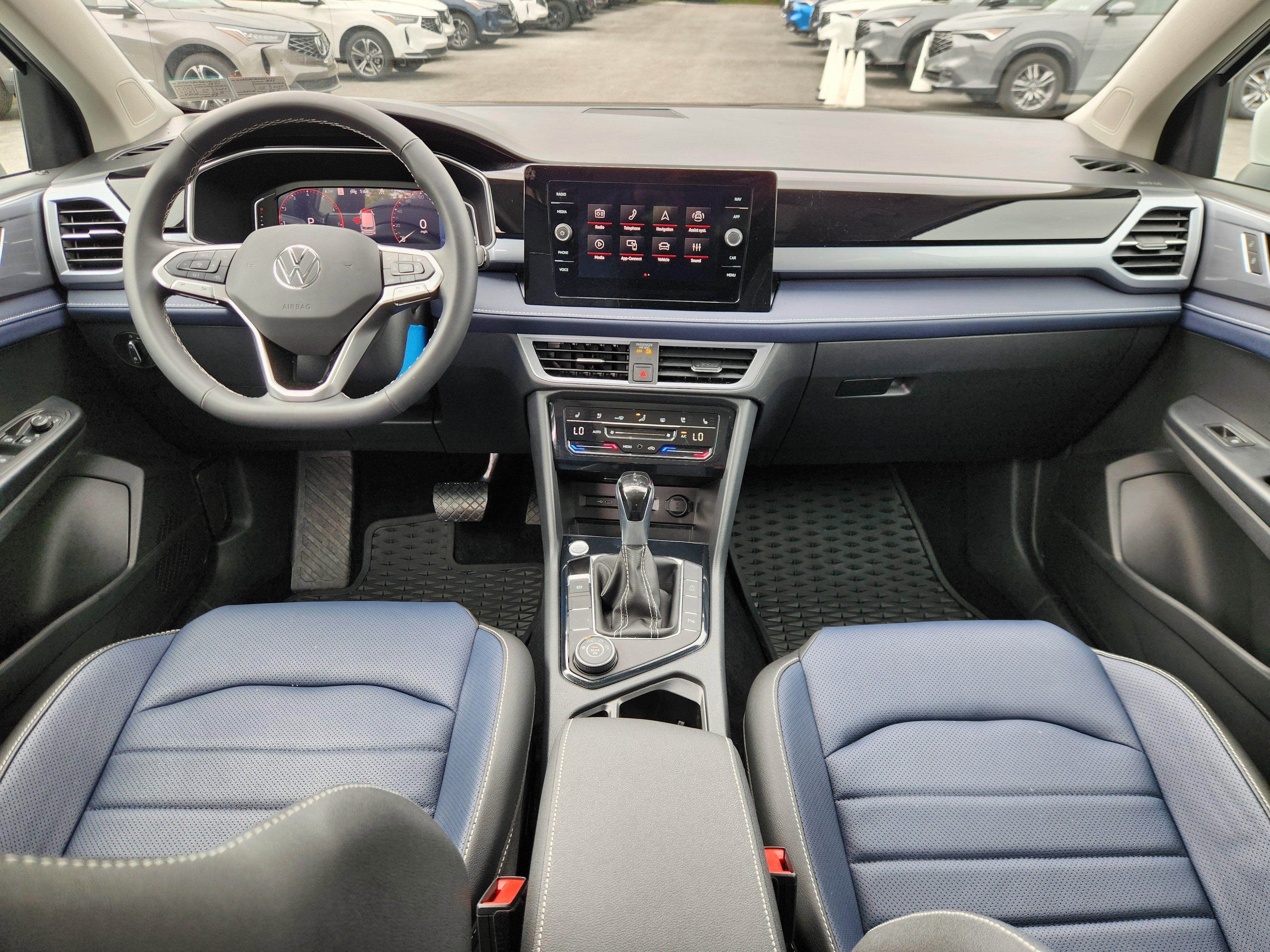 2025 Volkswagen Taos SEL