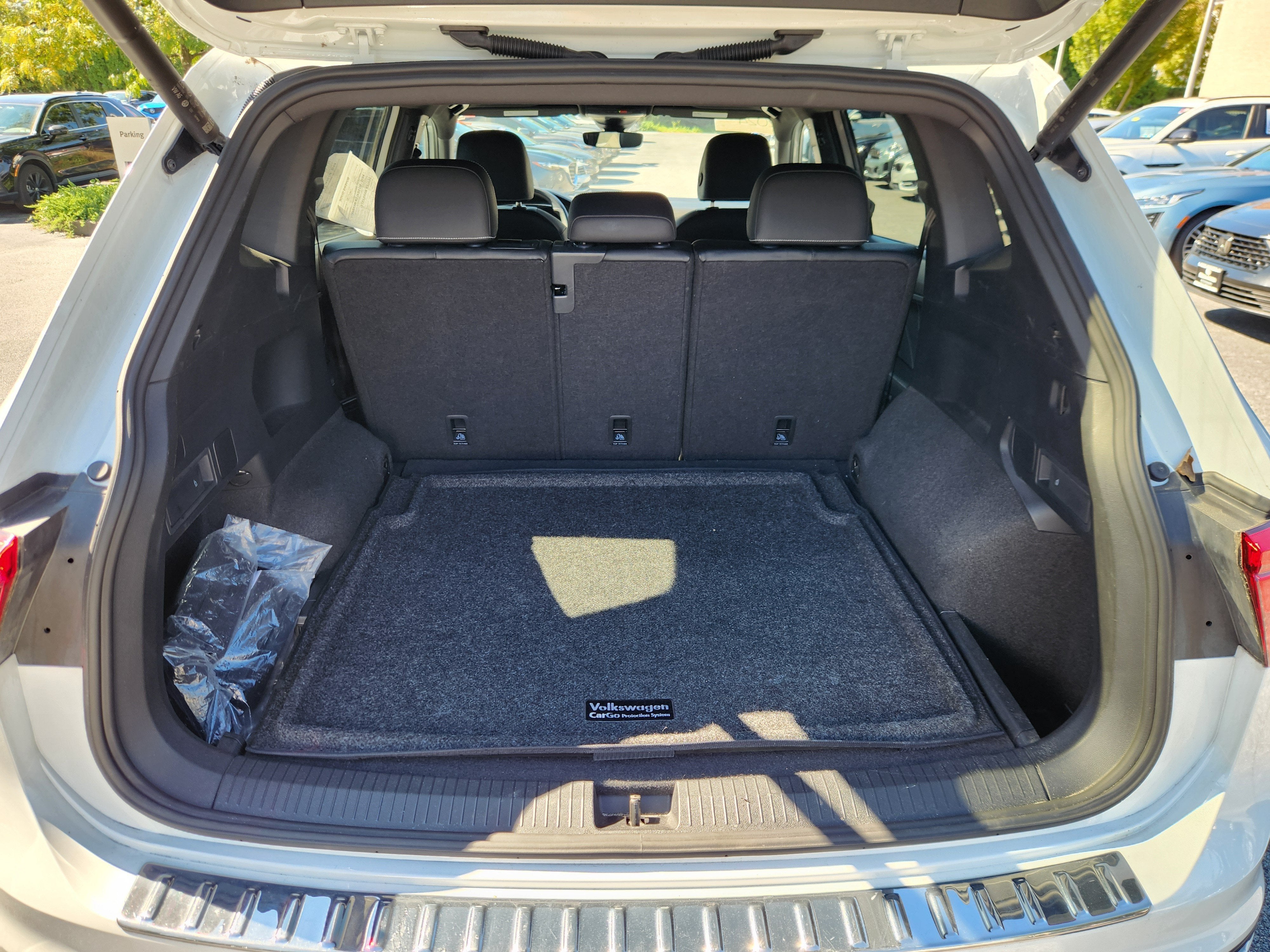 2024 Volkswagen Tiguan SE R-Line Black